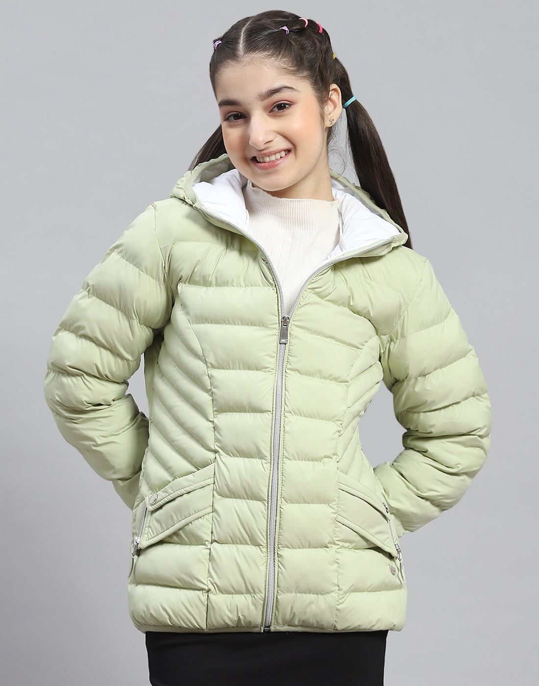 Girls Green Solid Hooded Full Sleeve Girls Jacket