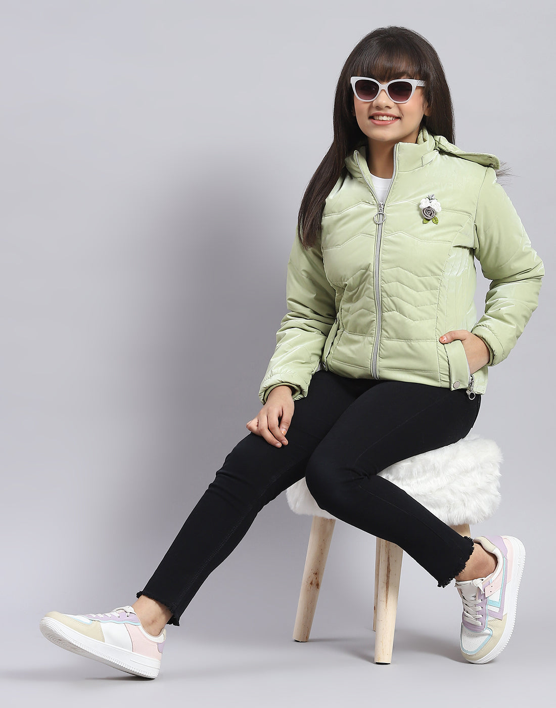 Girls Green Solid Hooded Full Sleeve Girls Jacket