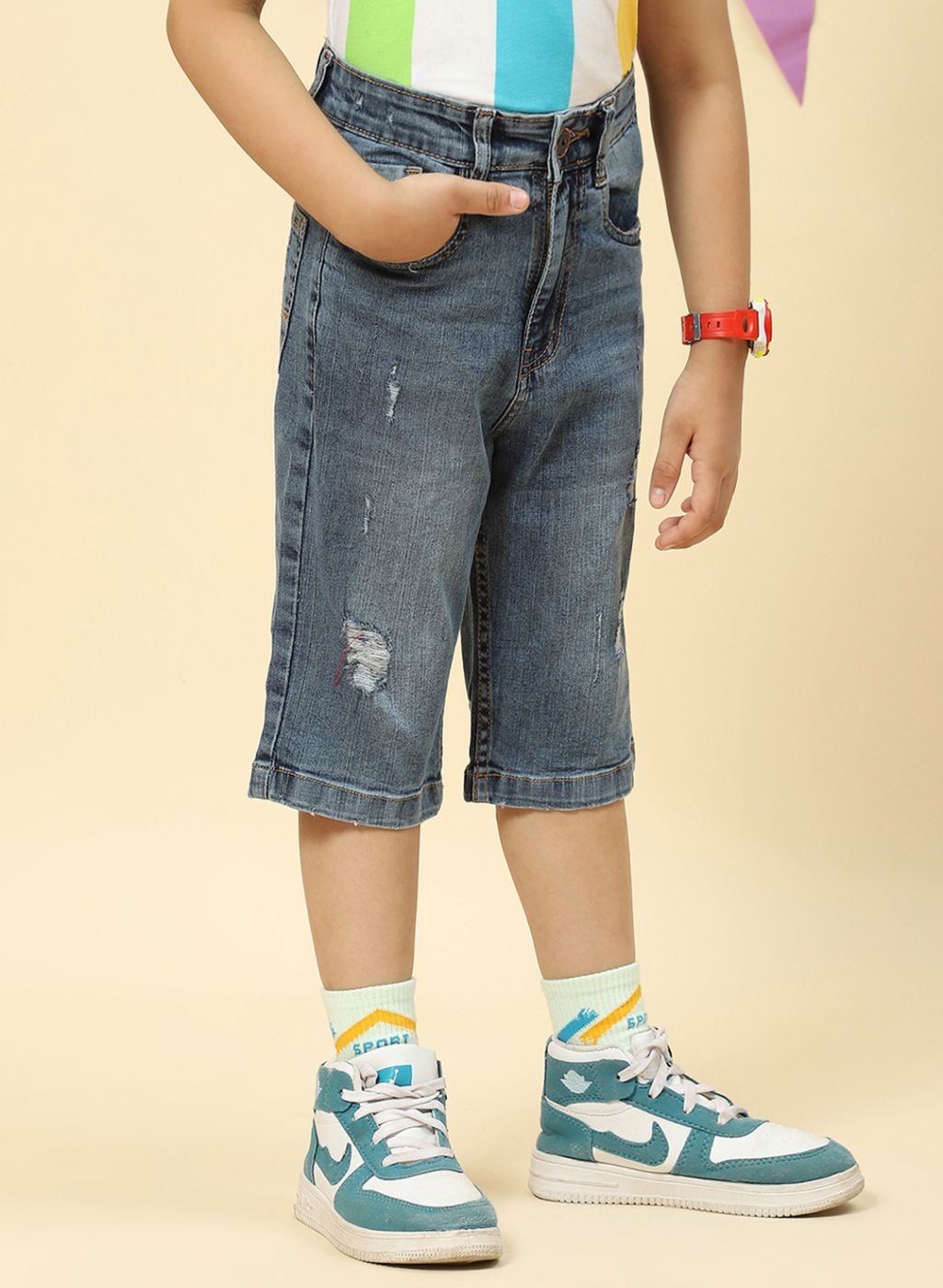 Boys Blue Solid Capri 5