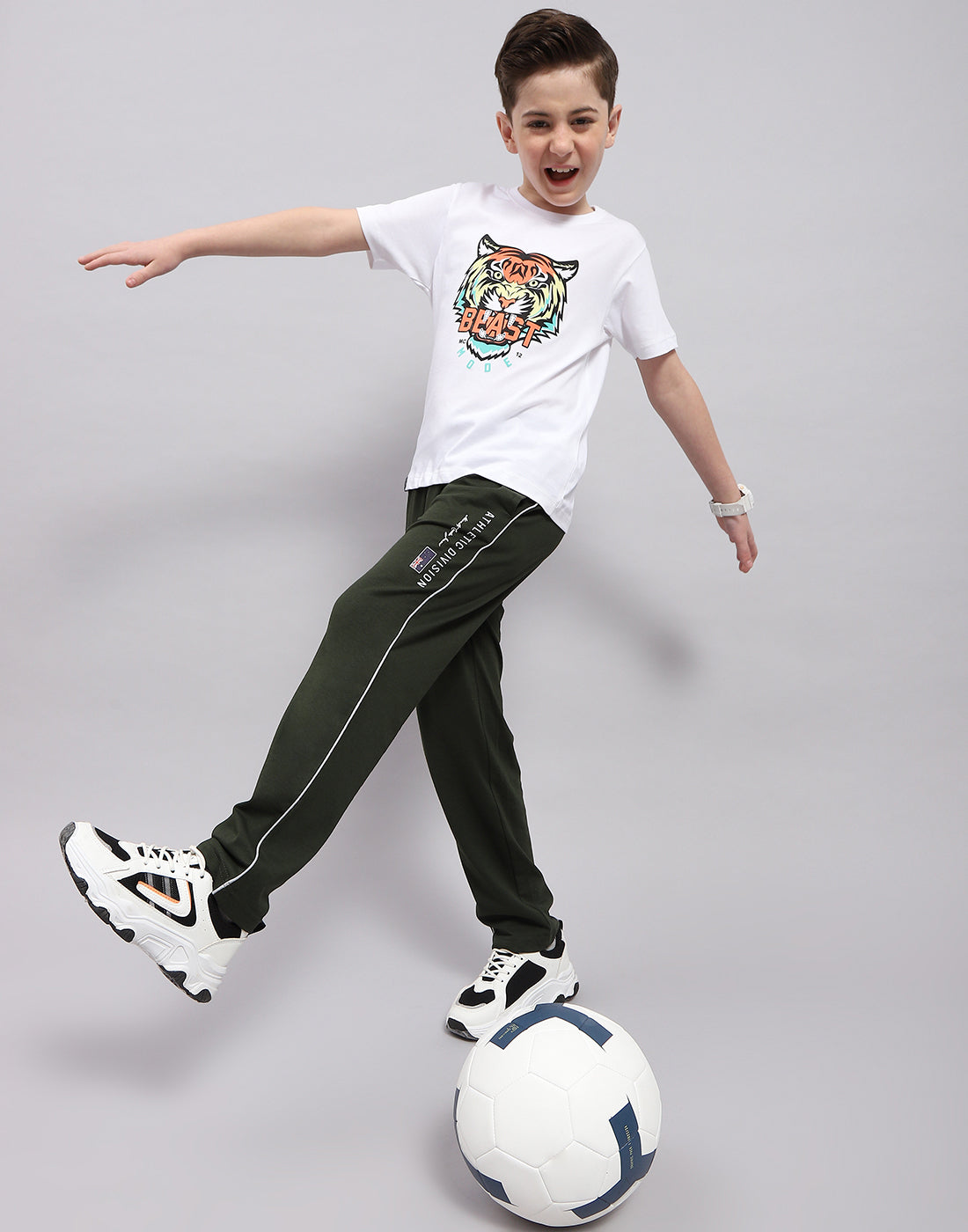 Boys Olive Printed Regular Fit Lower