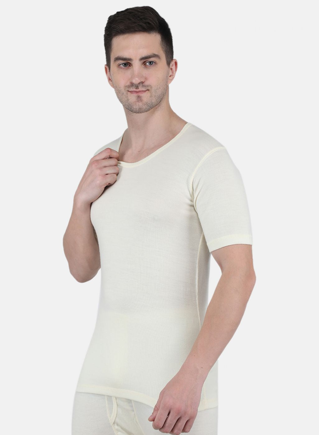 Men Cream Solid Thermal Vest