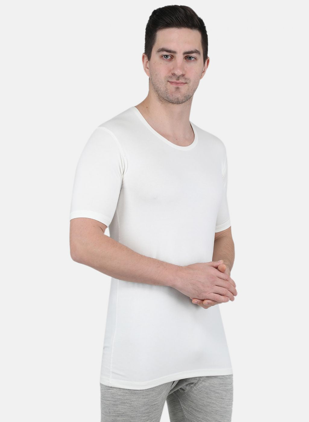 Men Off White Solid Thermal Vest