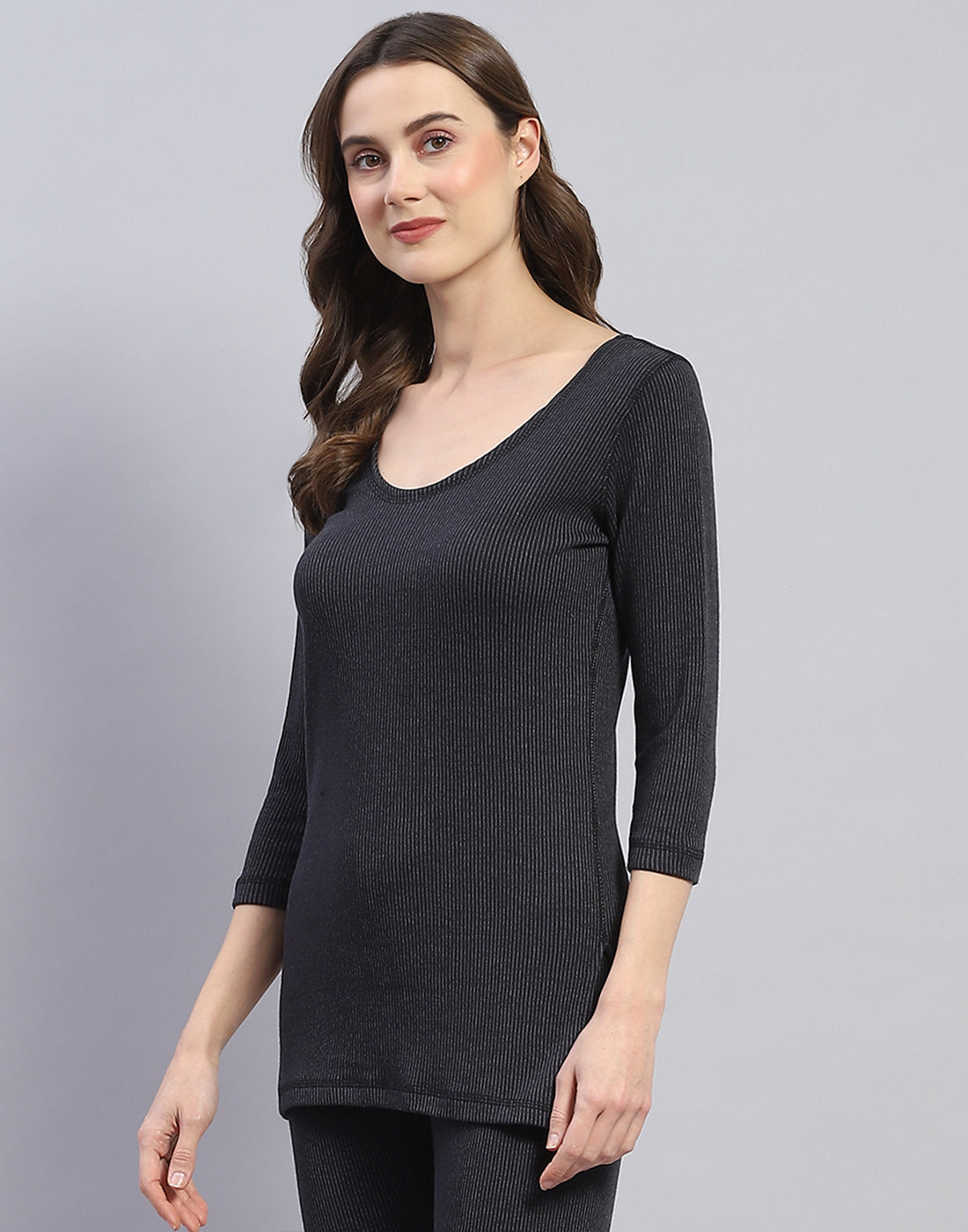 Women Black Solid Round Neck 3/4 Sleeve Thermal Vest