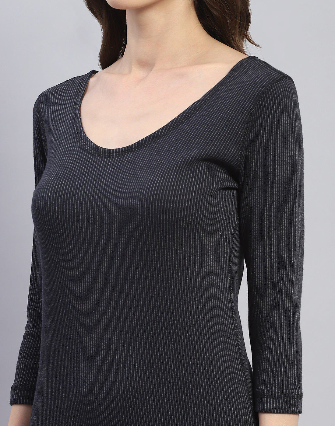 Women Black Solid Round Neck 3/4 Sleeve Thermal Vest