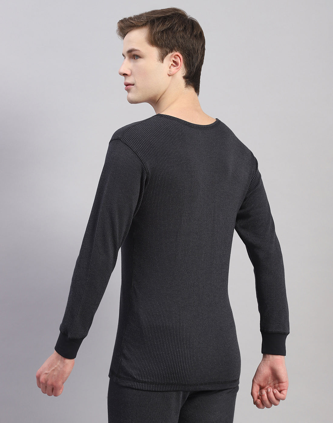 Men Black Solid Round Neck Full Sleeve Thermal Vest