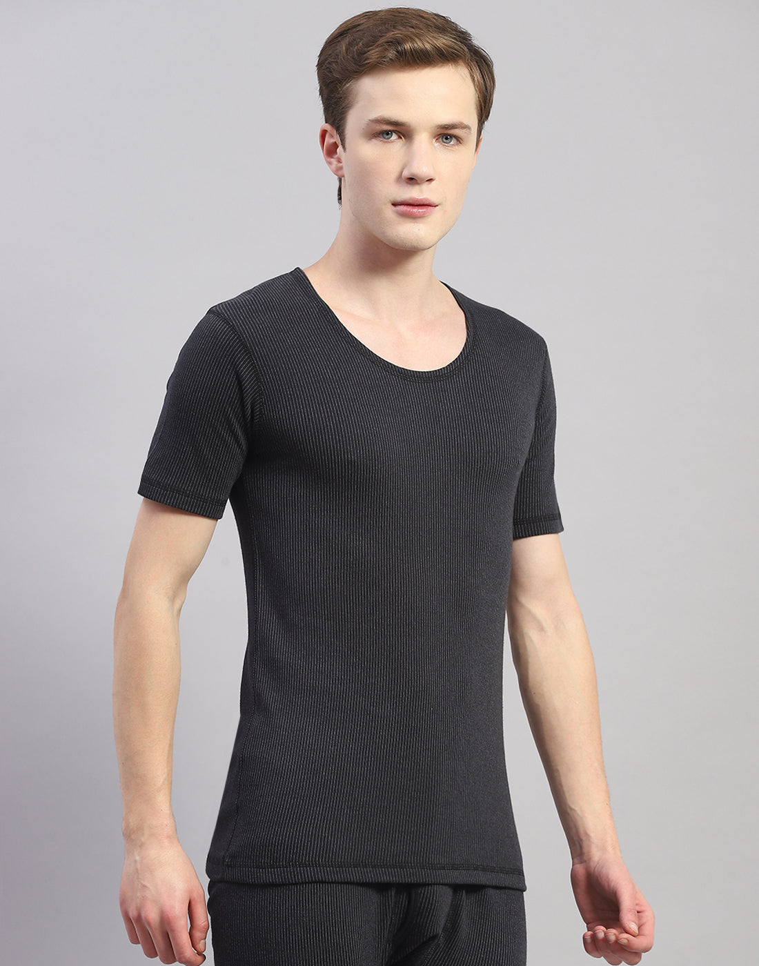 Men Black Solid Round Neck Half Sleeve Thermal Vest