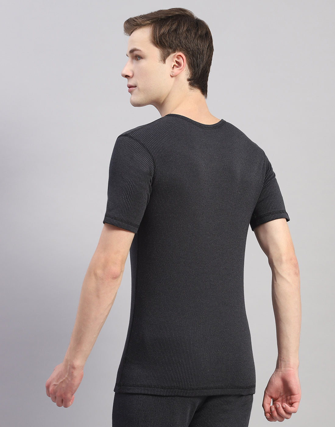 Men Black Solid Round Neck Half Sleeve Thermal Vest