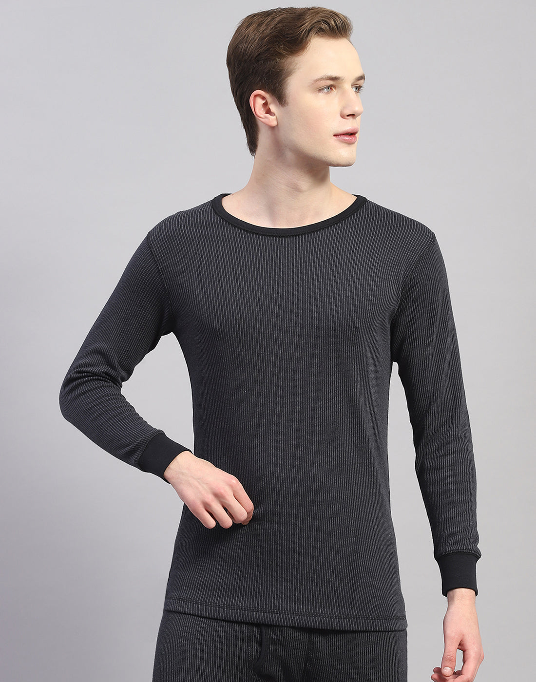 Men Black Solid Round Neck Full Sleeve Thermal Vest