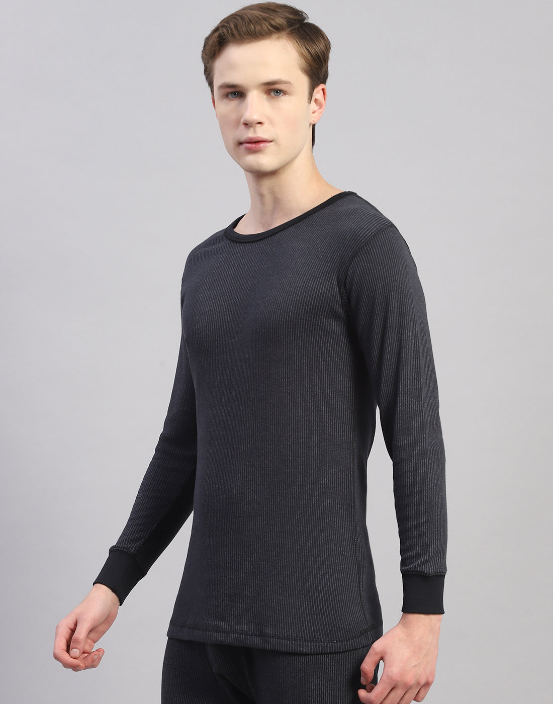 Men Black Solid Round Neck Full Sleeve Thermal Vest