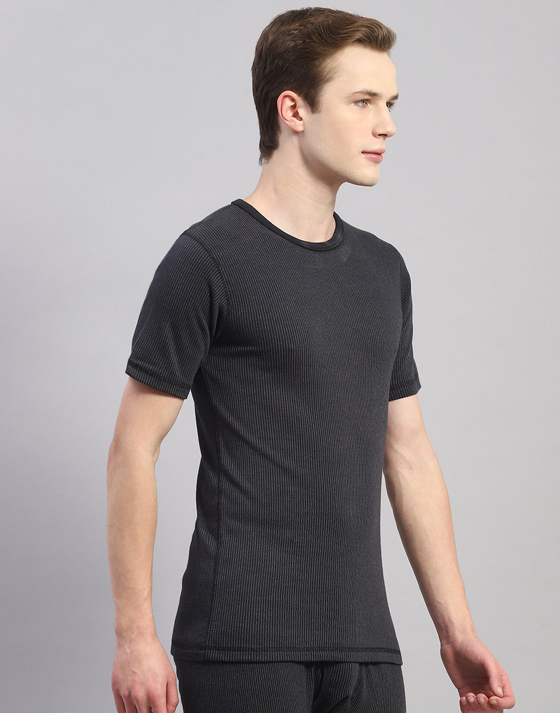 Men Black Solid Round Neck Half Sleeve Thermal Vest