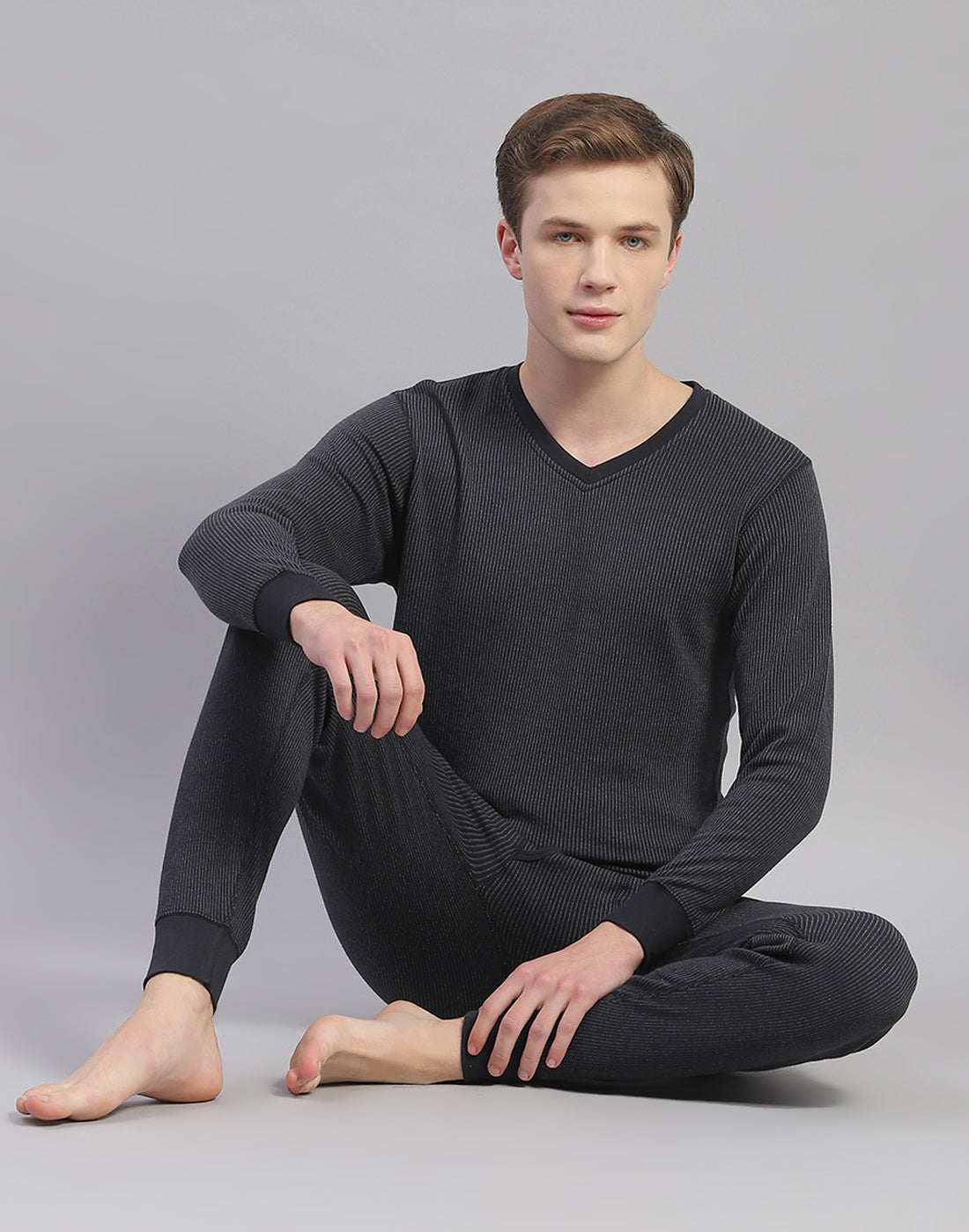 Men Black Solid V Neck Full Sleeve Thermal Vest