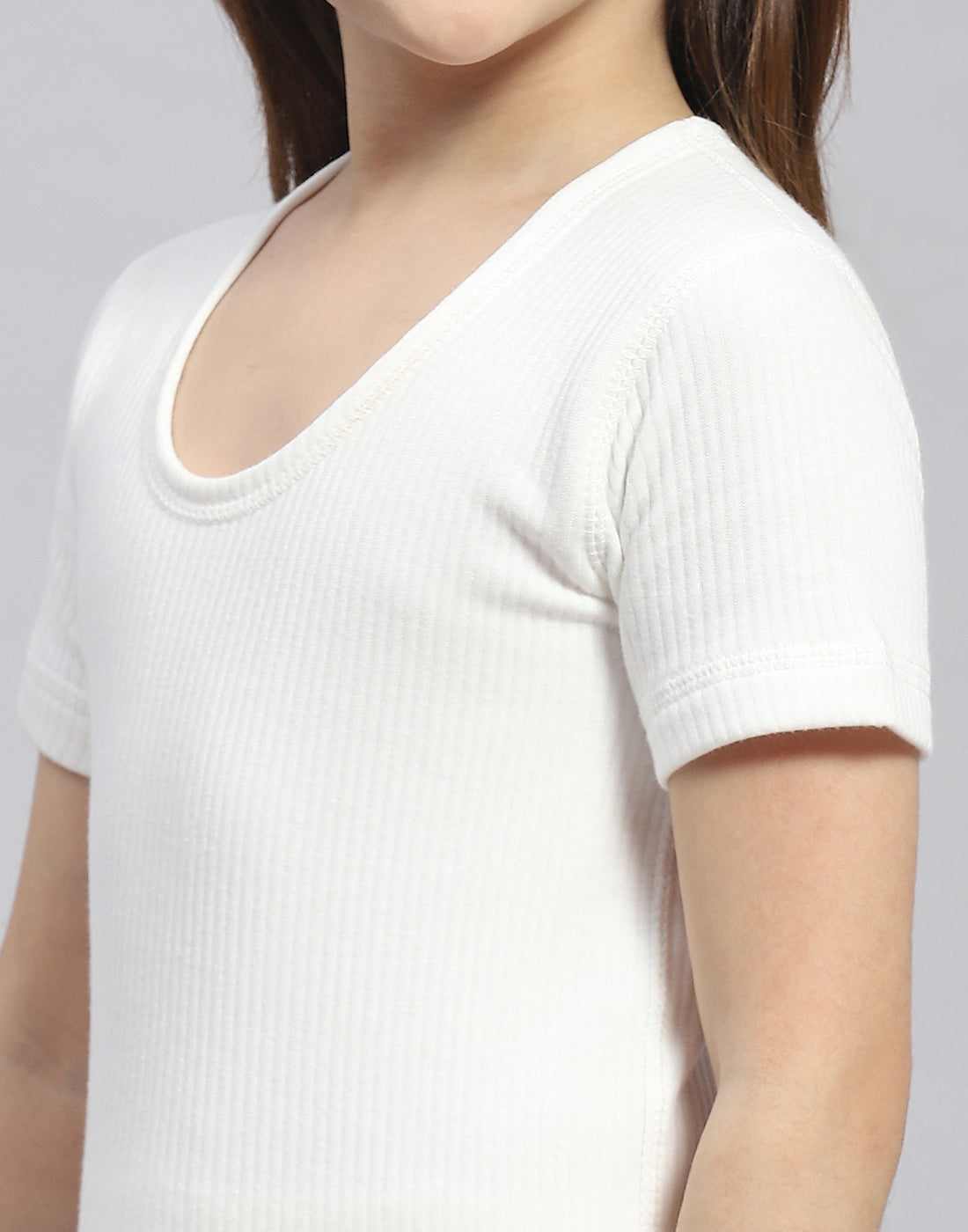 Girls Off White Solid Round Neck Half Sleeve Thermal Vest