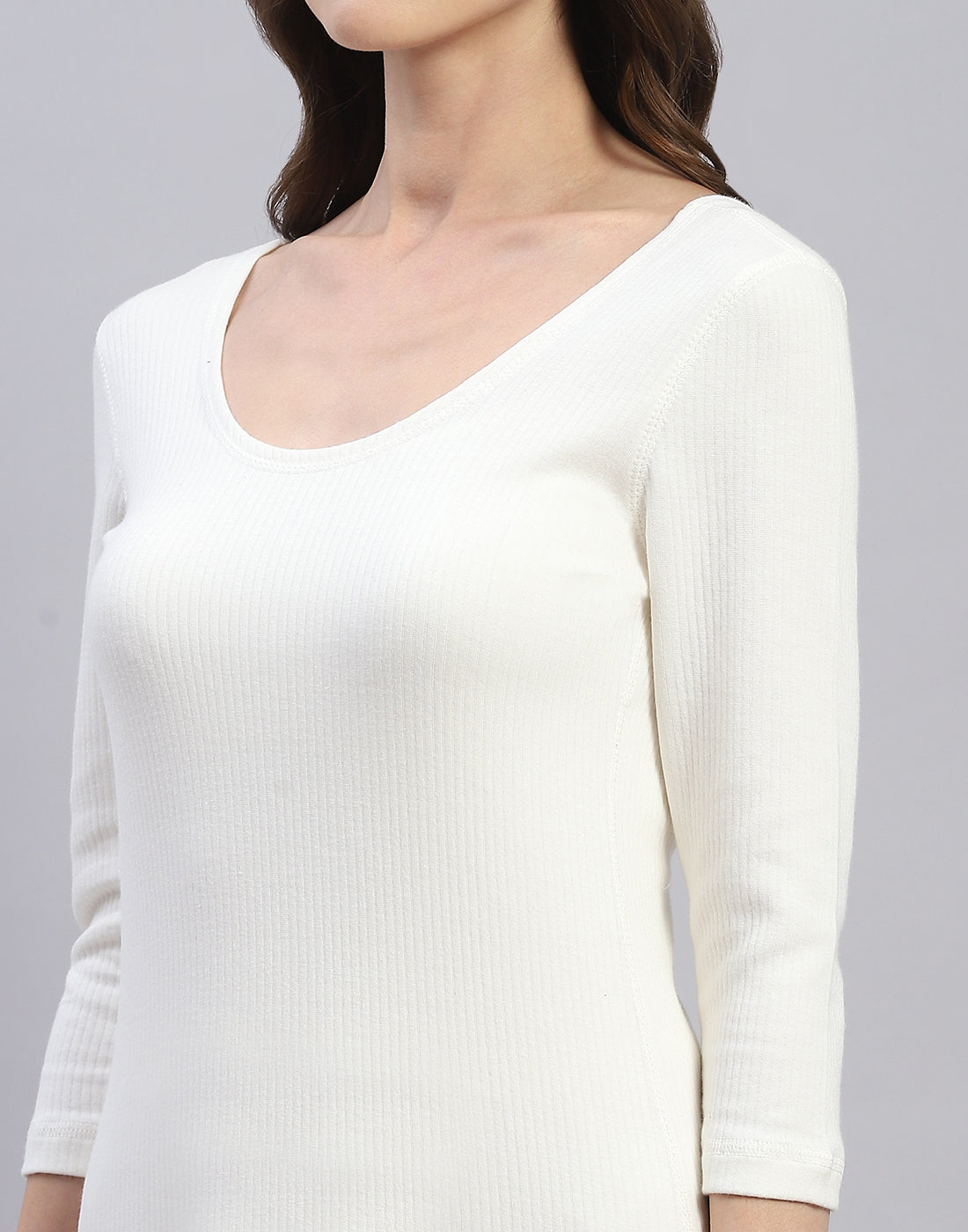 Women Off White Solid Round Neck 3/4 Sleeve Thermal Vest