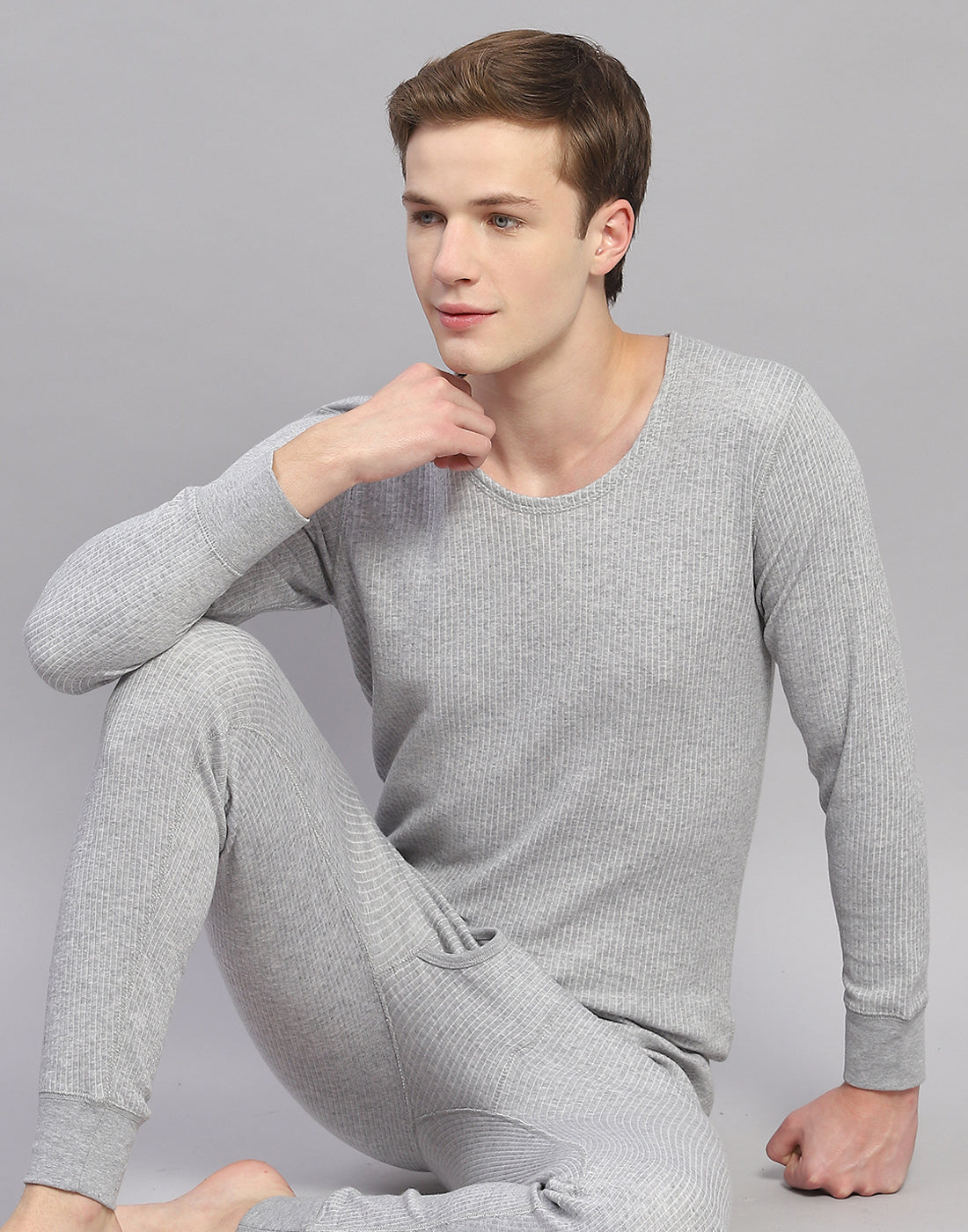 Men Grey Solid Round Neck Full Sleeve Thermal Vest