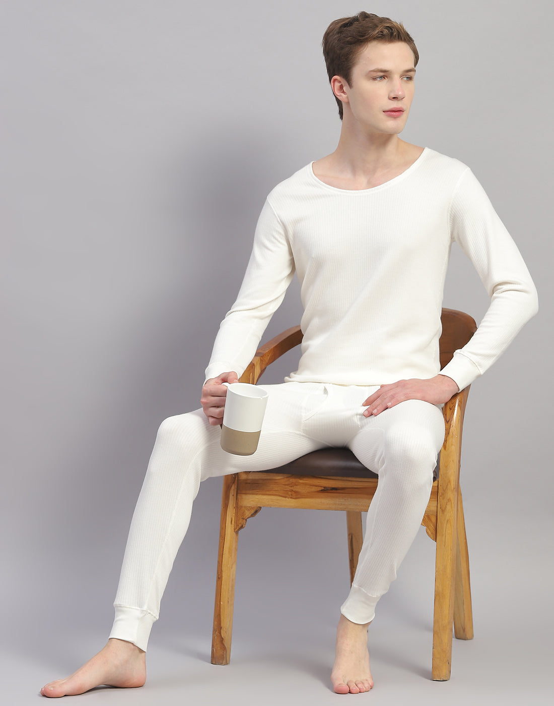 Men Off White Solid Round Neck Full Sleeve Thermal Vest