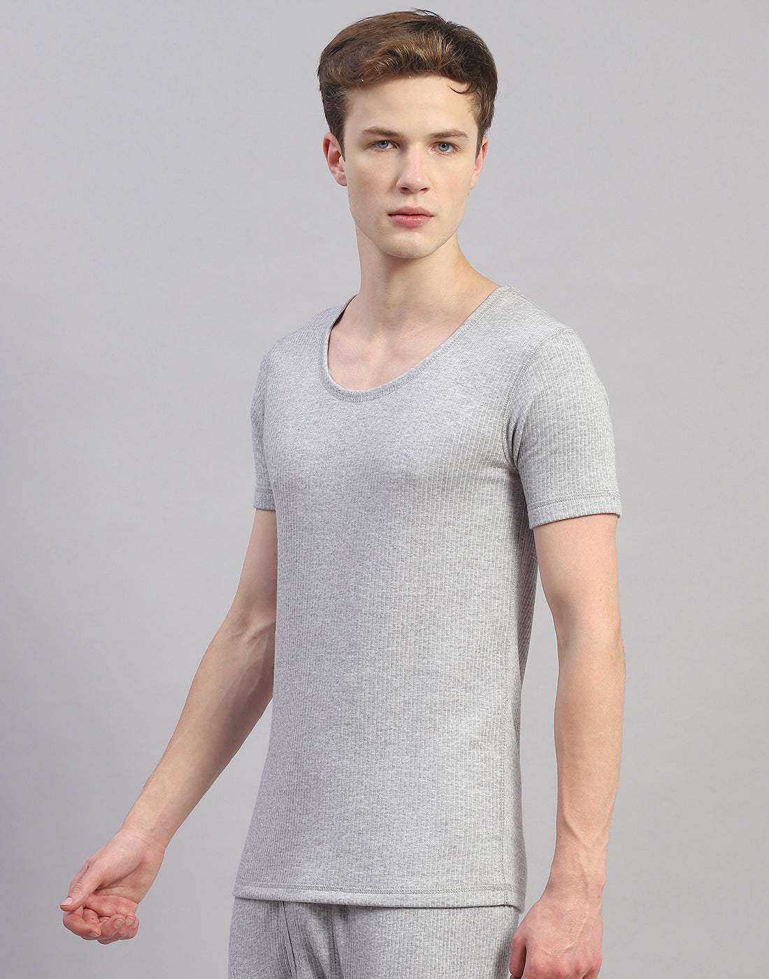 Men Grey Solid Round Neck Half Sleeve Thermal Vest