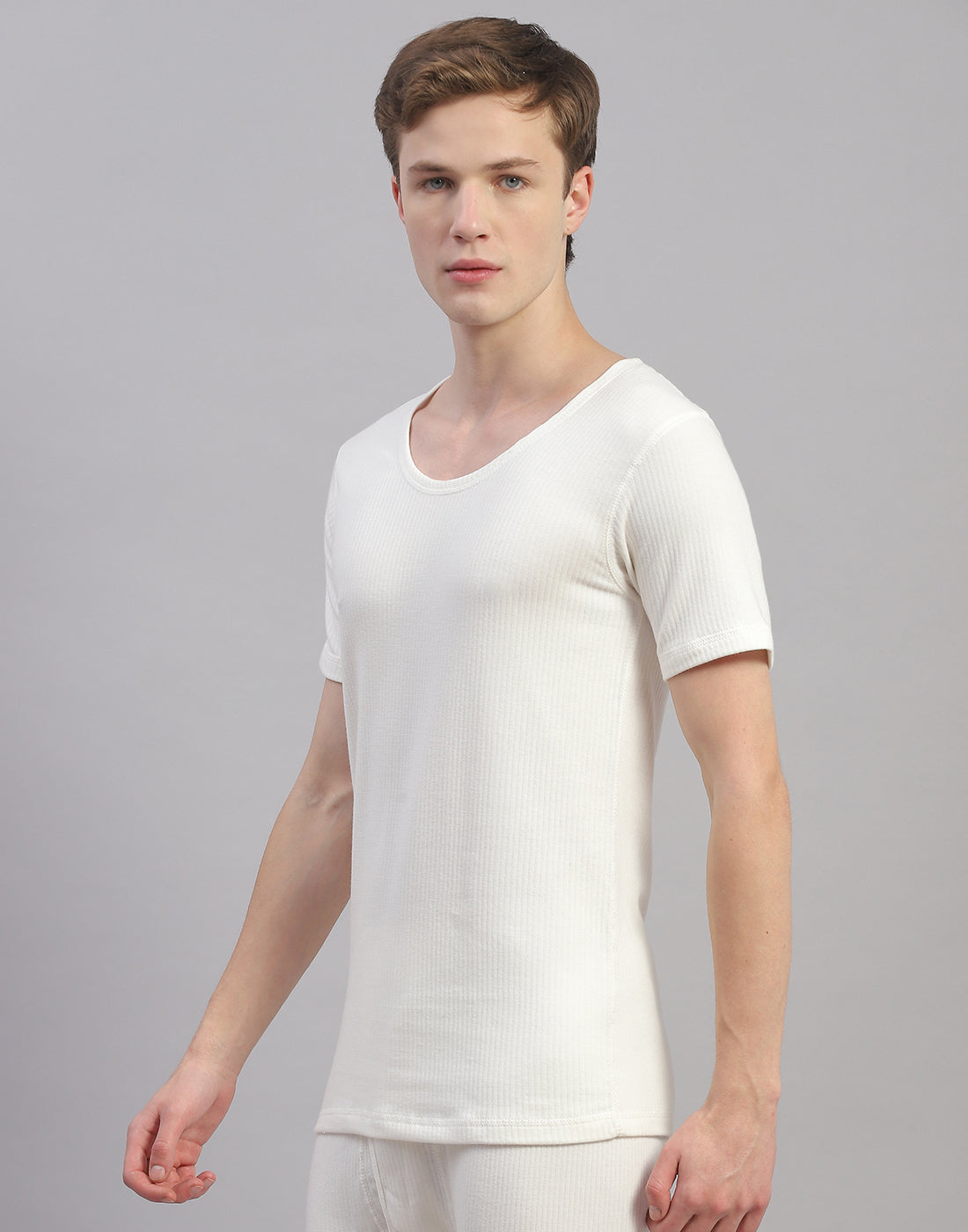 Men Off White Solid Round Neck Half Sleeve Thermal Vest