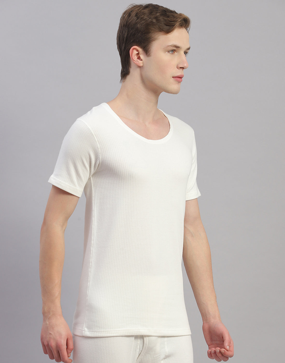 Men Off White Solid Round Neck Half Sleeve Thermal Vest