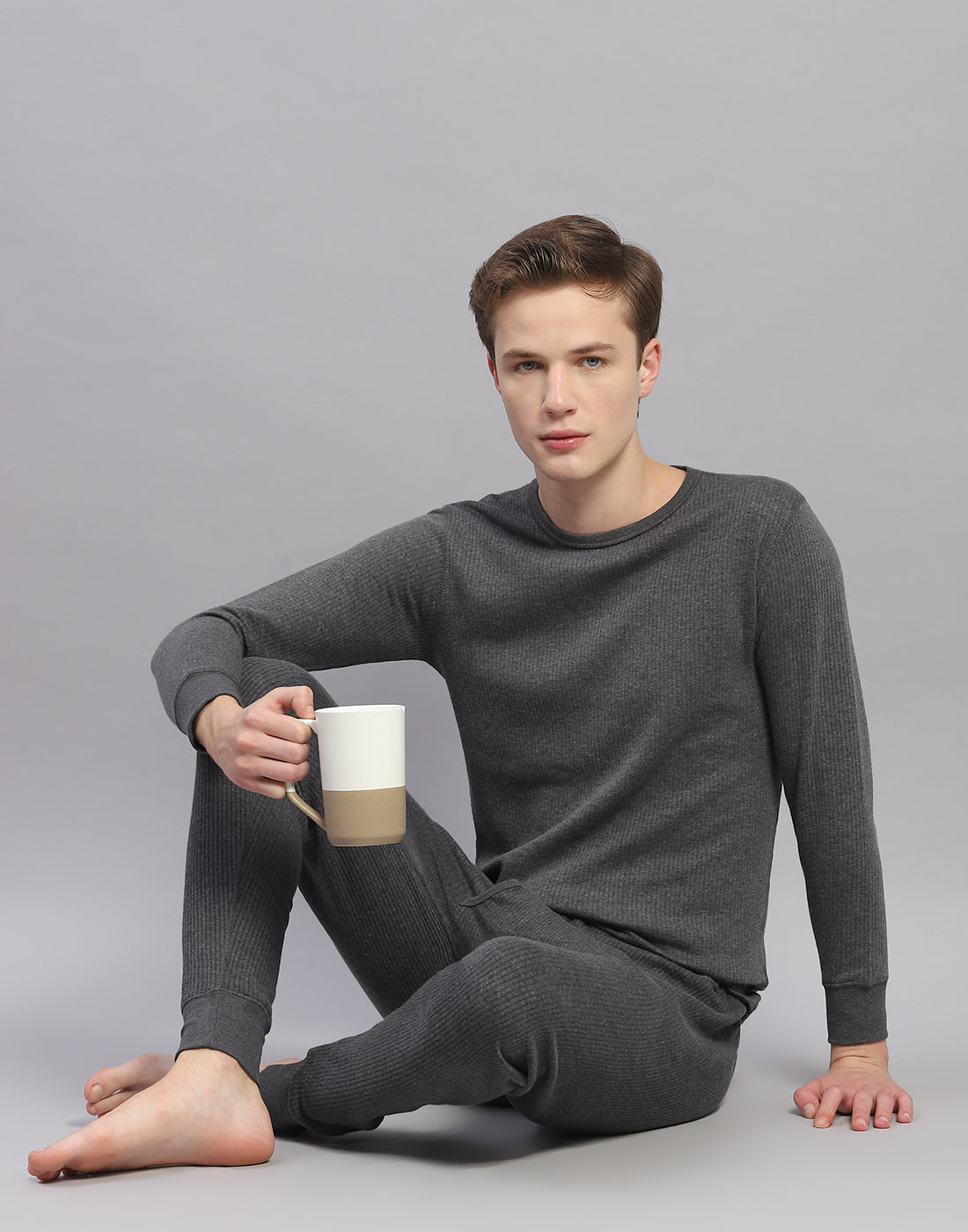 Men Grey Solid Round Neck Full Sleeve Thermal Vest