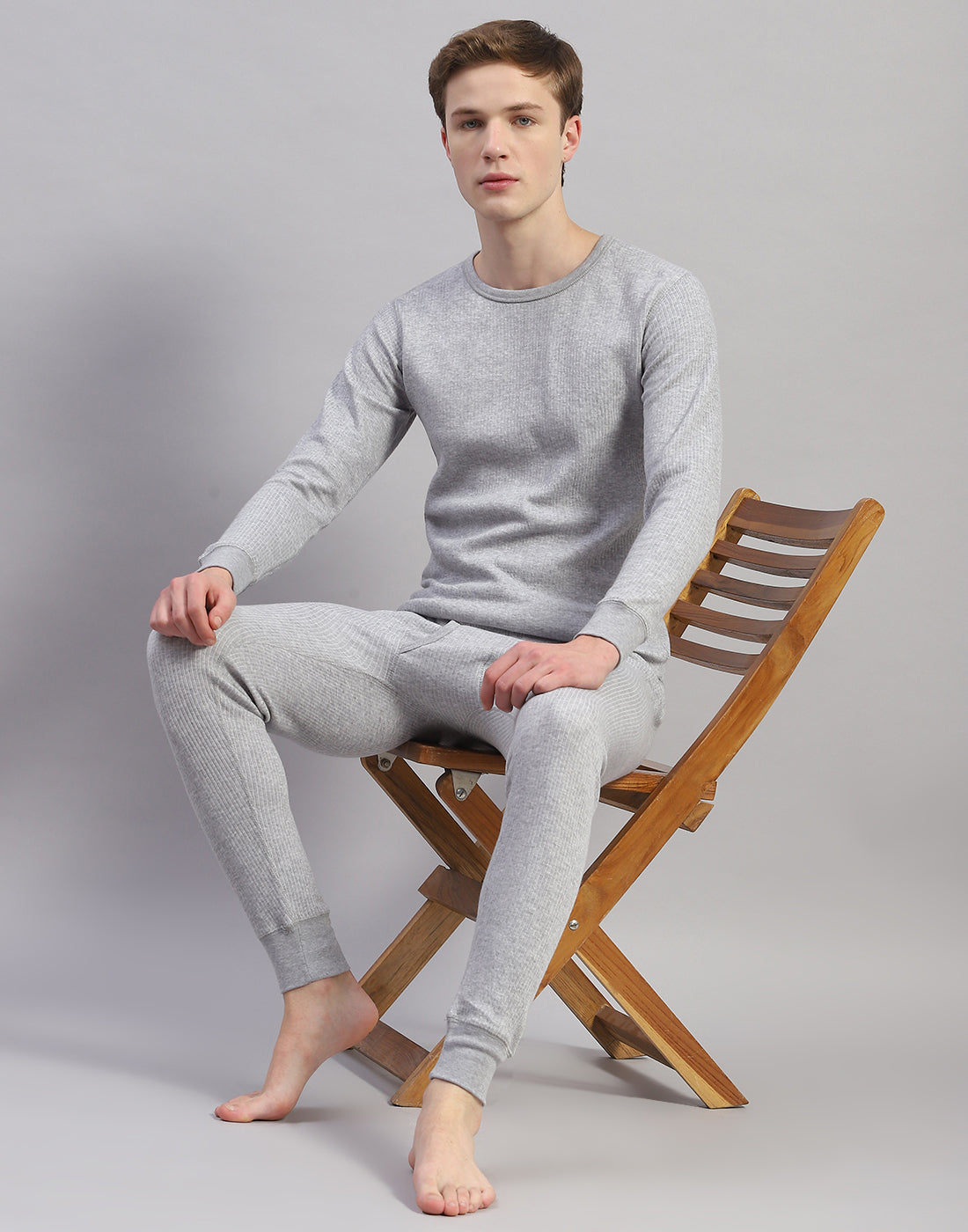 Men Grey Solid Round Neck Full Sleeve Thermal Vest