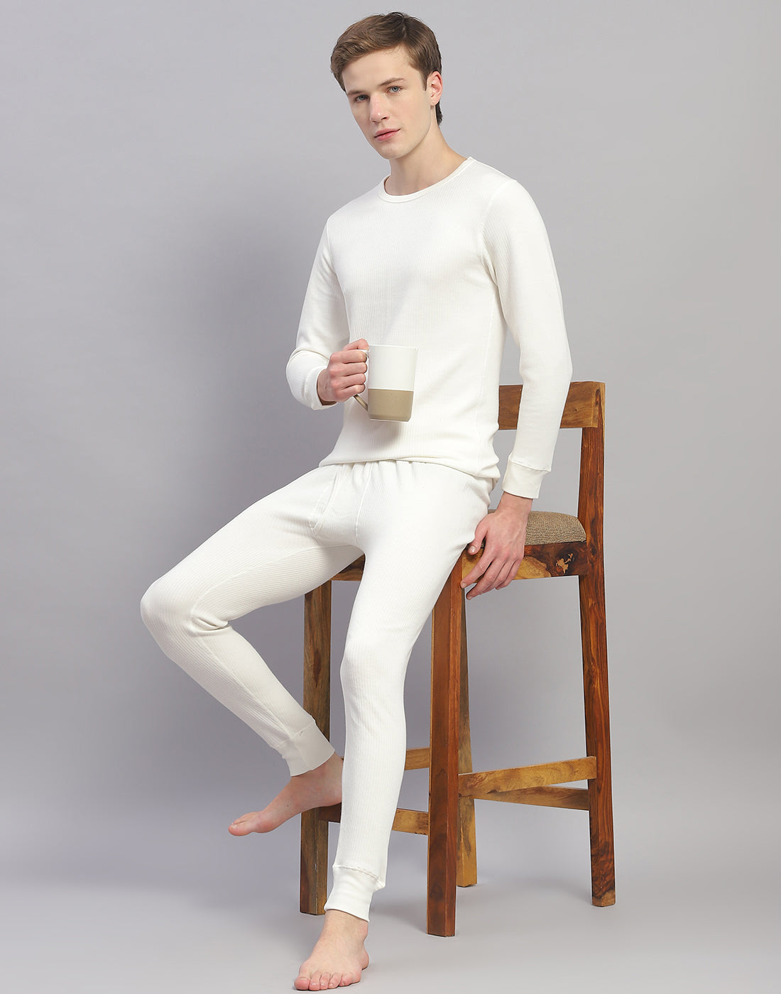 Men Off White Solid Round Neck Full Sleeve Thermal Vest