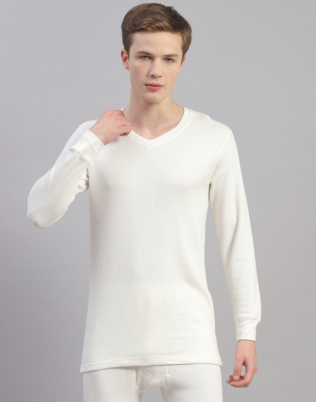 Men Off White Solid Round Neck Full Sleeve Thermal Vest