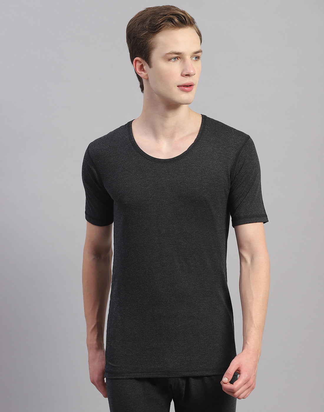 Men Grey Solid Round Neck Half Sleeve Thermal Vest