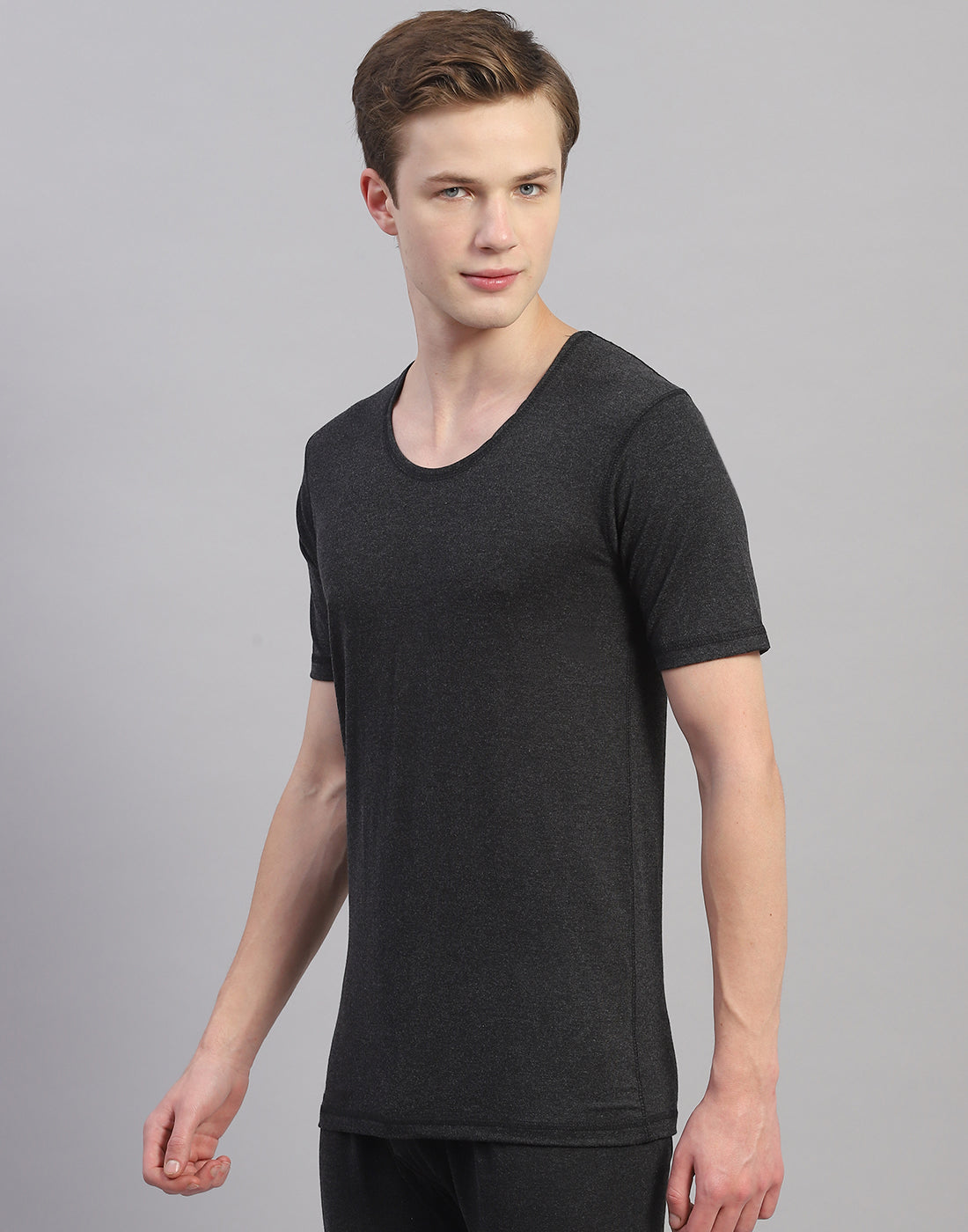 Men Grey Solid Round Neck Half Sleeve Thermal Vest