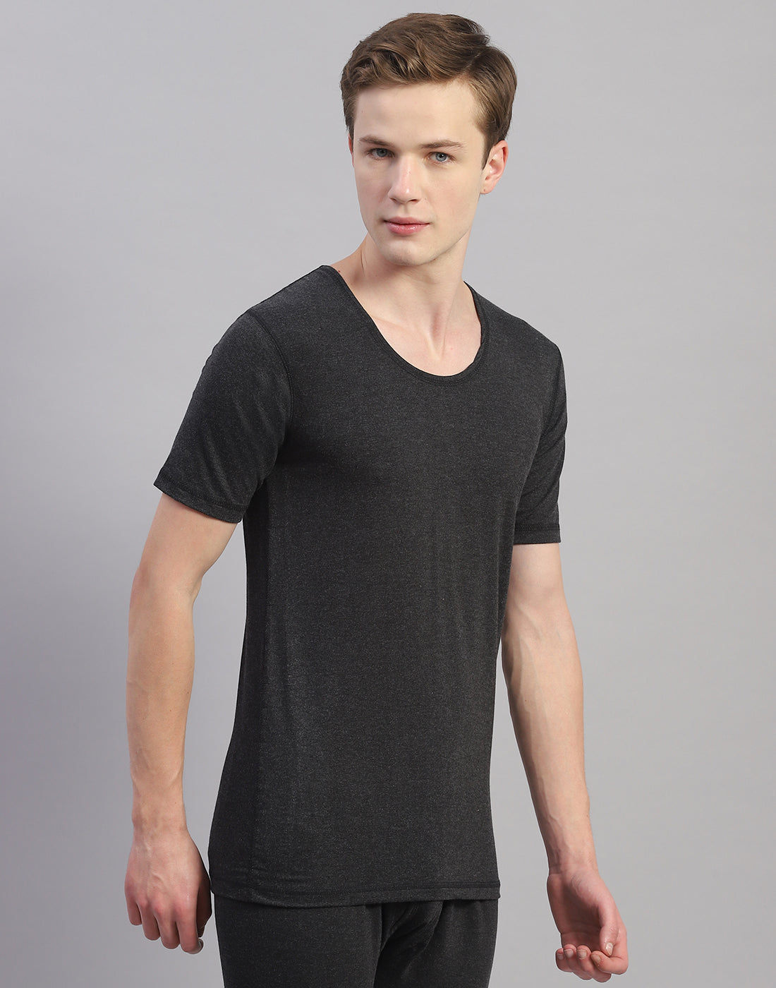 Men Grey Solid Round Neck Half Sleeve Thermal Vest