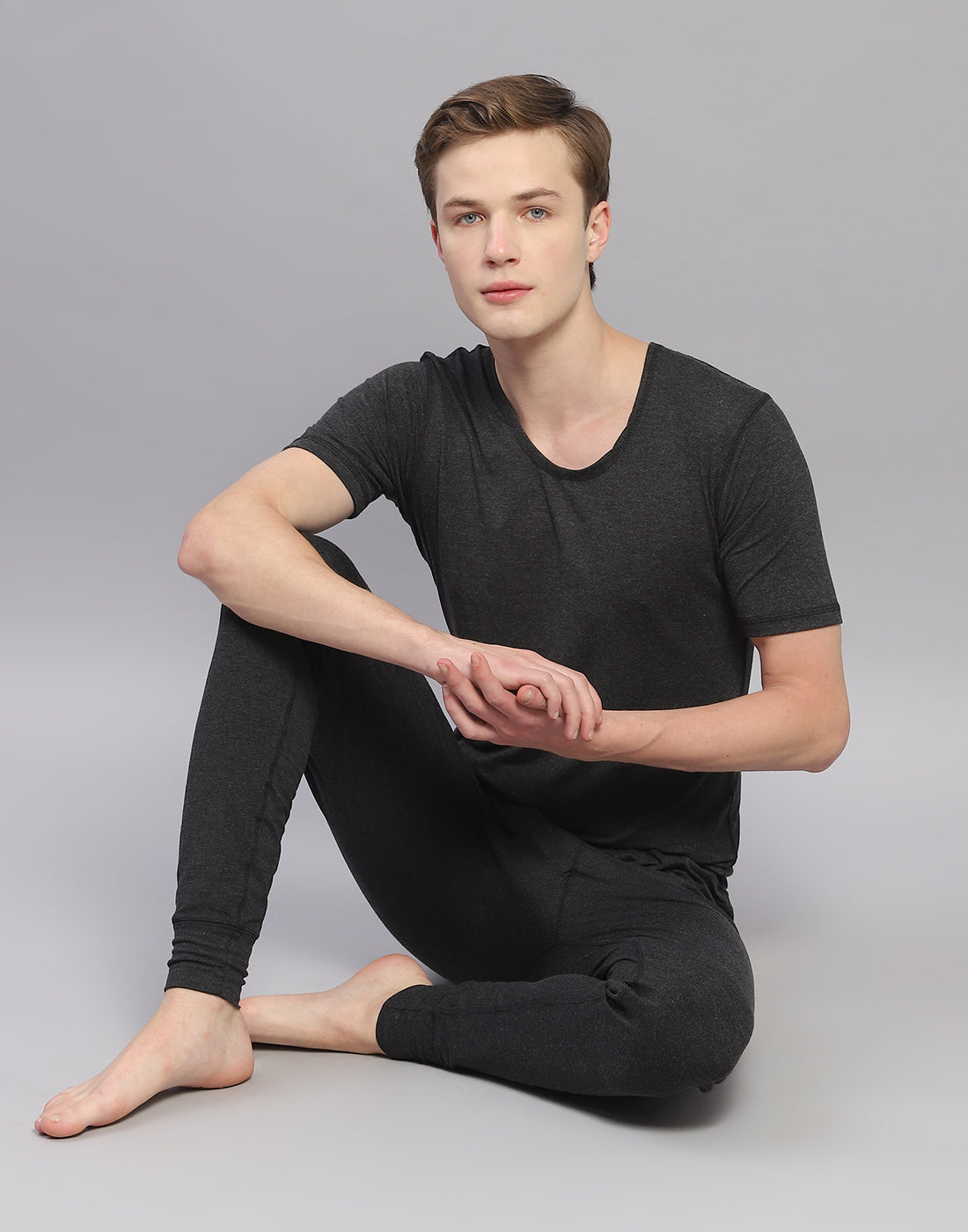 Men Grey Solid Round Neck Half Sleeve Thermal Vest