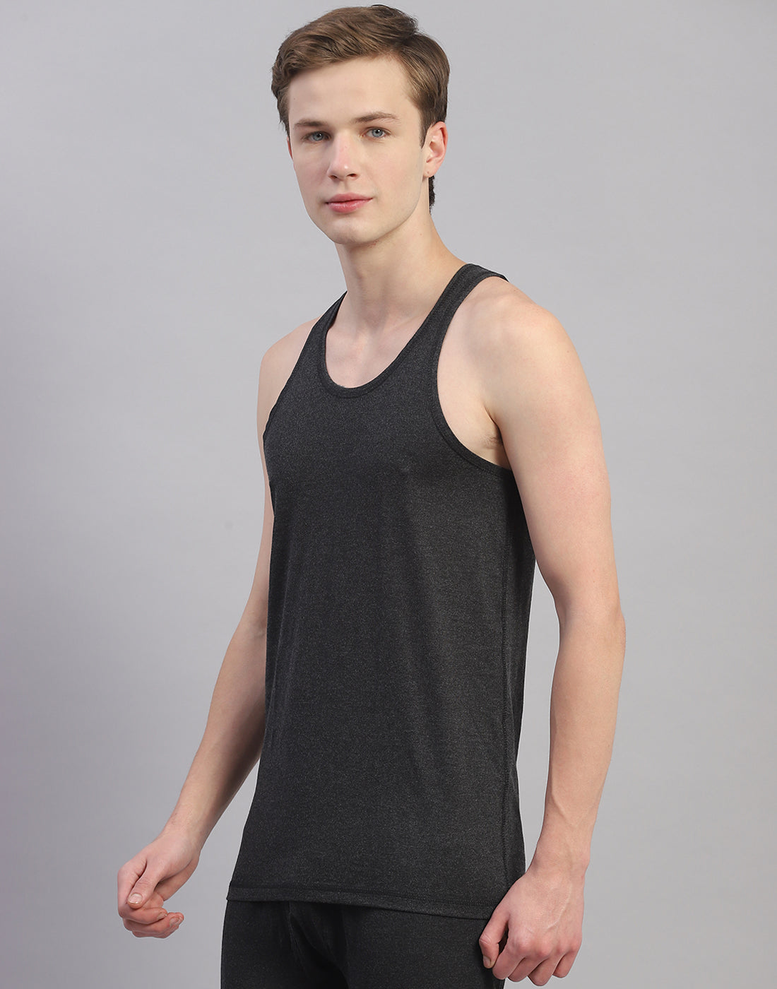 Men Grey Solid Round Neck Sleeveless Thermal Vest