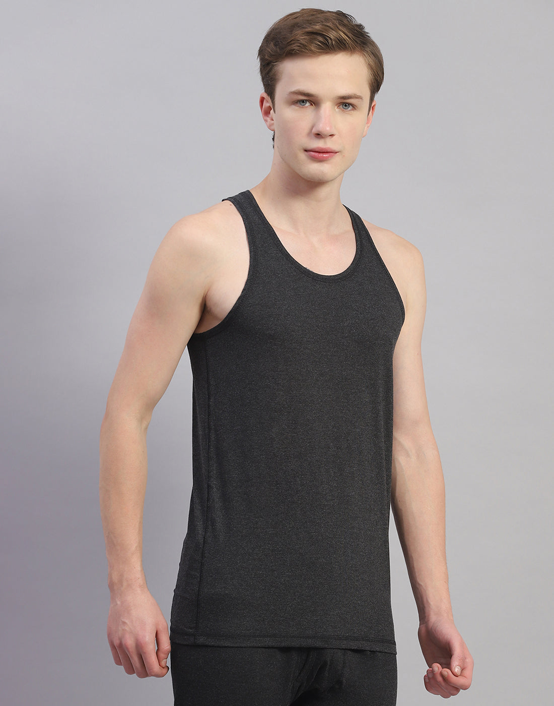 Men Grey Solid Round Neck Sleeveless Thermal Vest