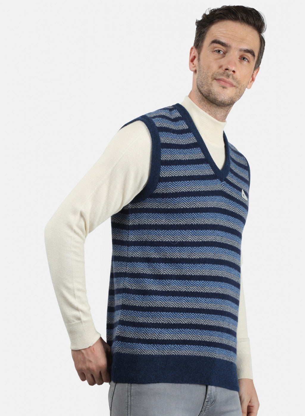 Men Blue Solid Sweater