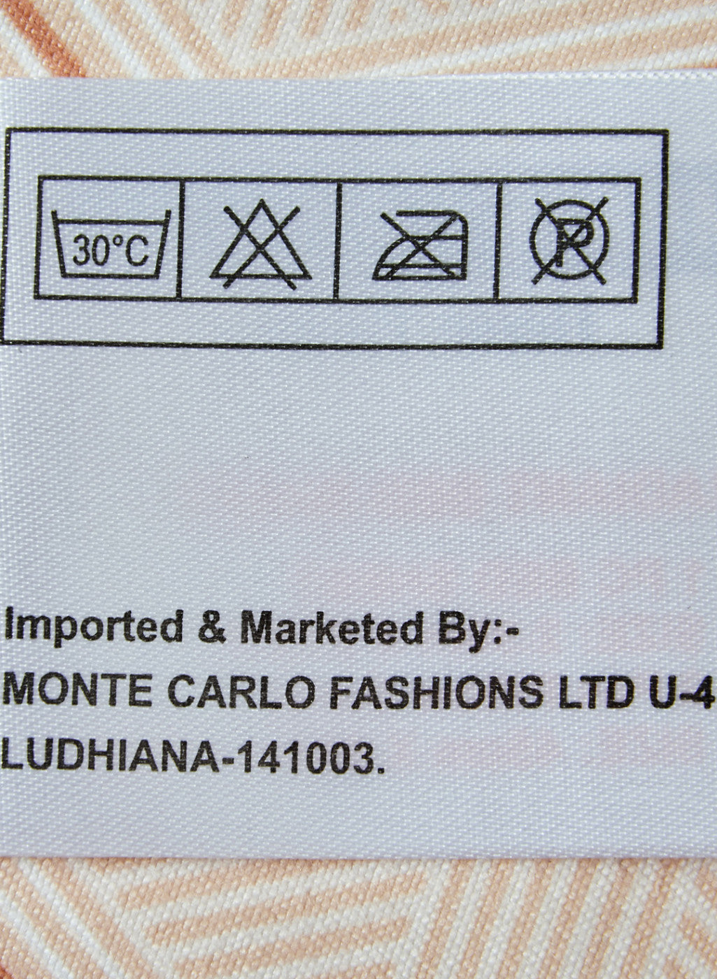 Multi Color 130 GSM Bedsheet with 2 Pillow Covers + 1 Duvet