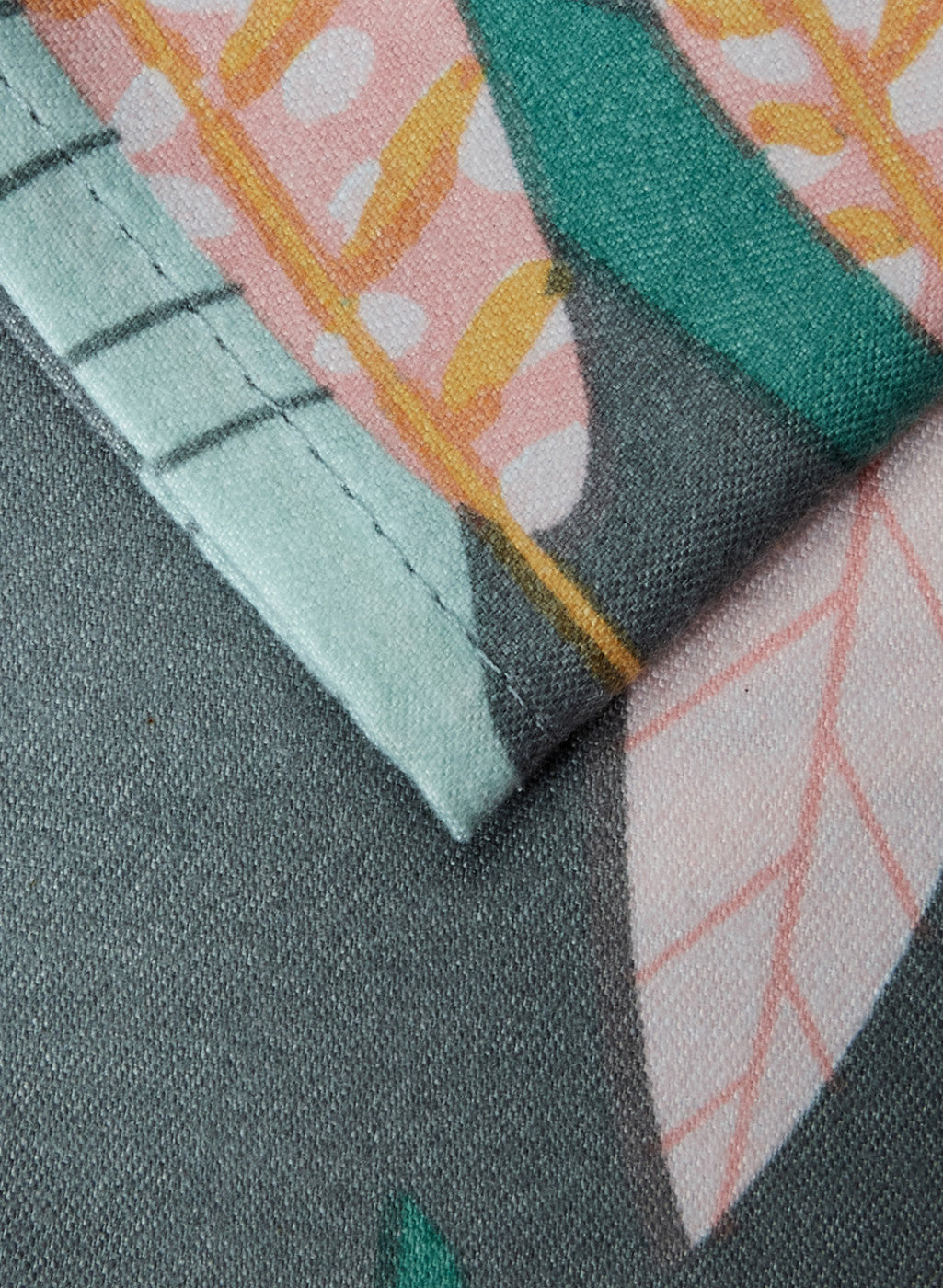 Multi Color 130 GSM Bedsheet with 2 Pillow Covers + 1 Duvet