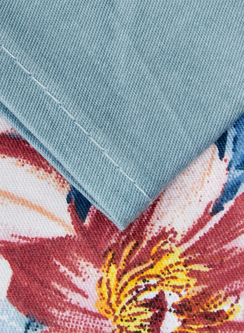 Multicolor 128 TC Bedsheet with 2 Pillow Covers (Romance)