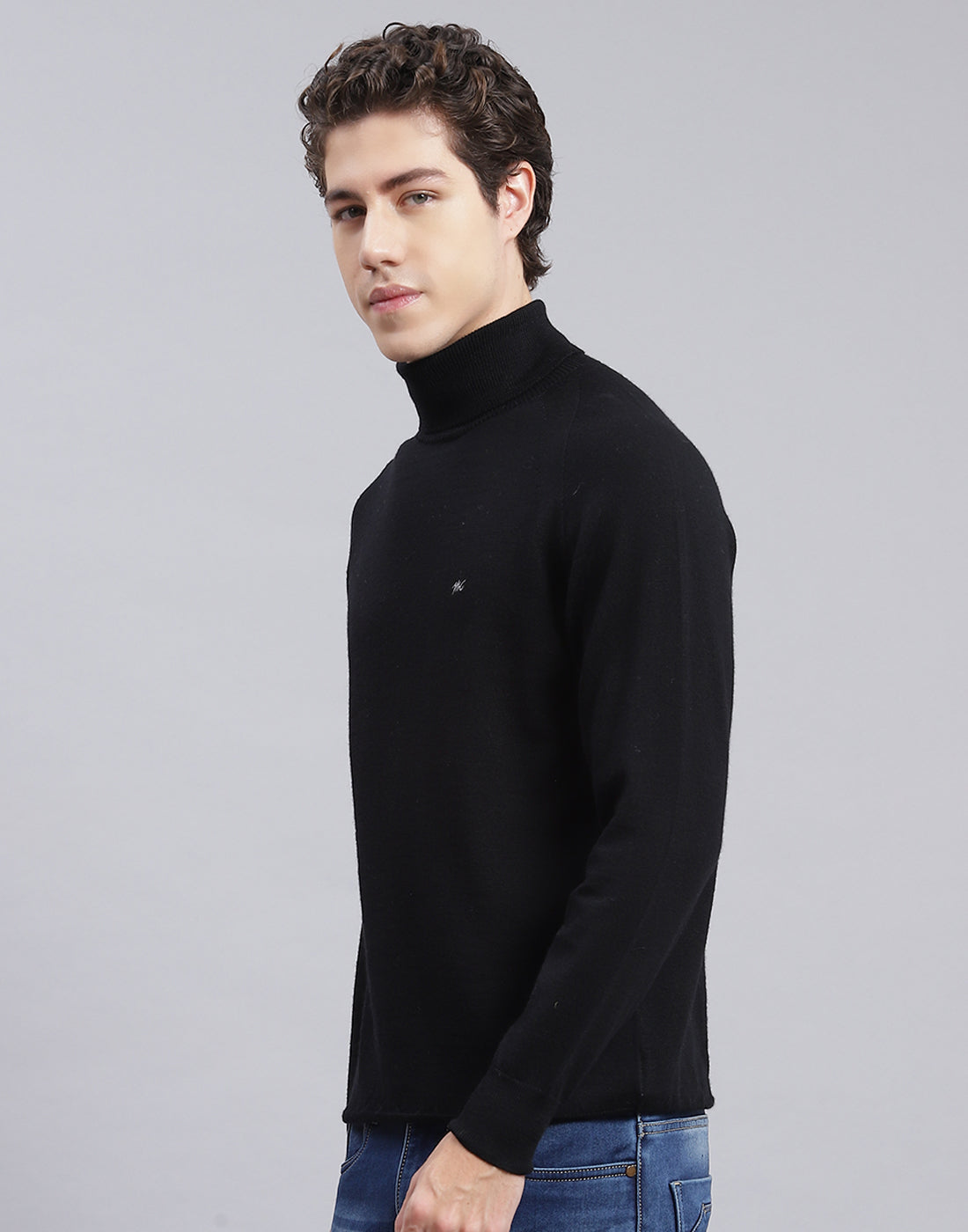 Men Black Solid High Neck Full Sleeve Pullover