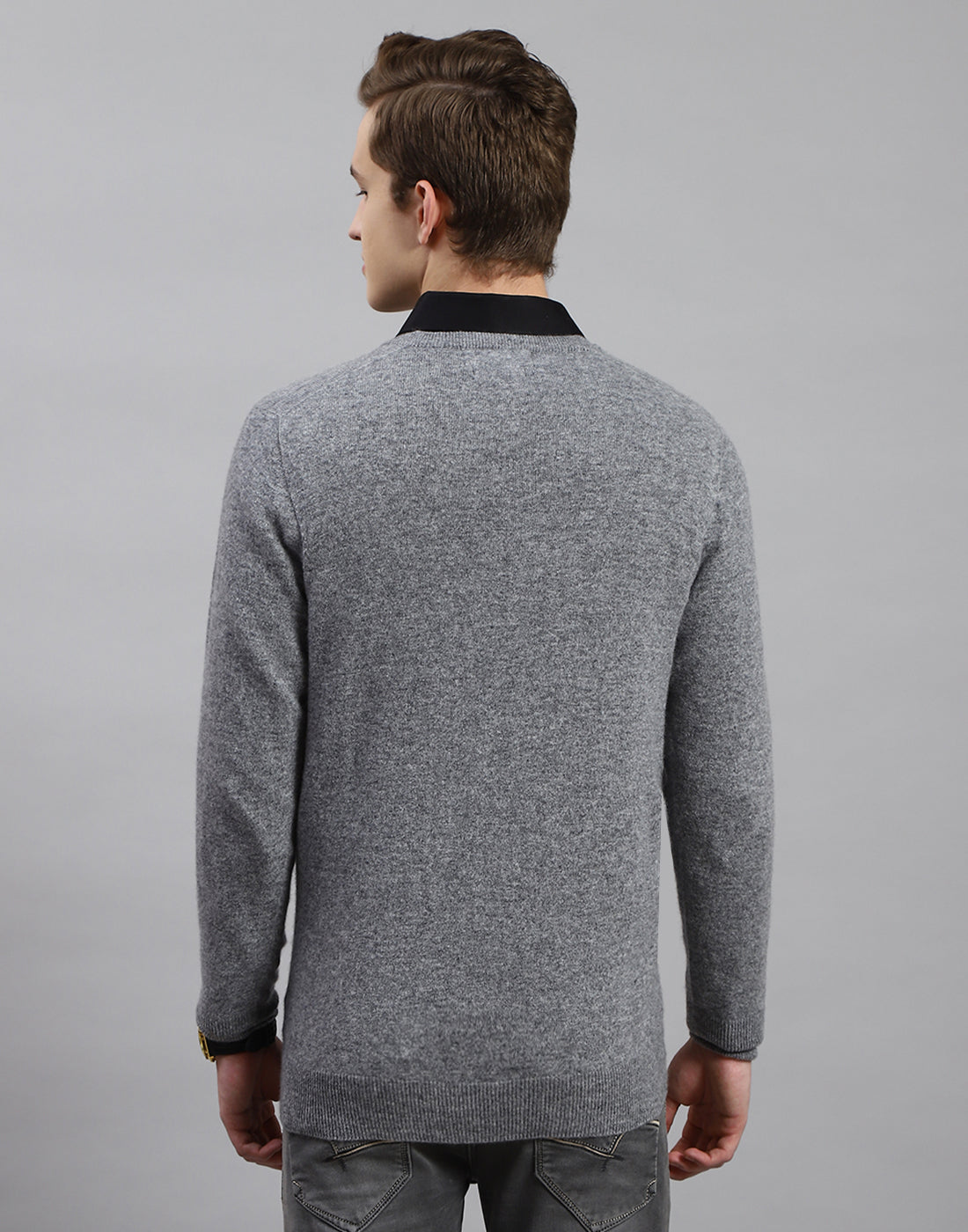 Men Grey Solid V Neck Full Sleeve Pullover