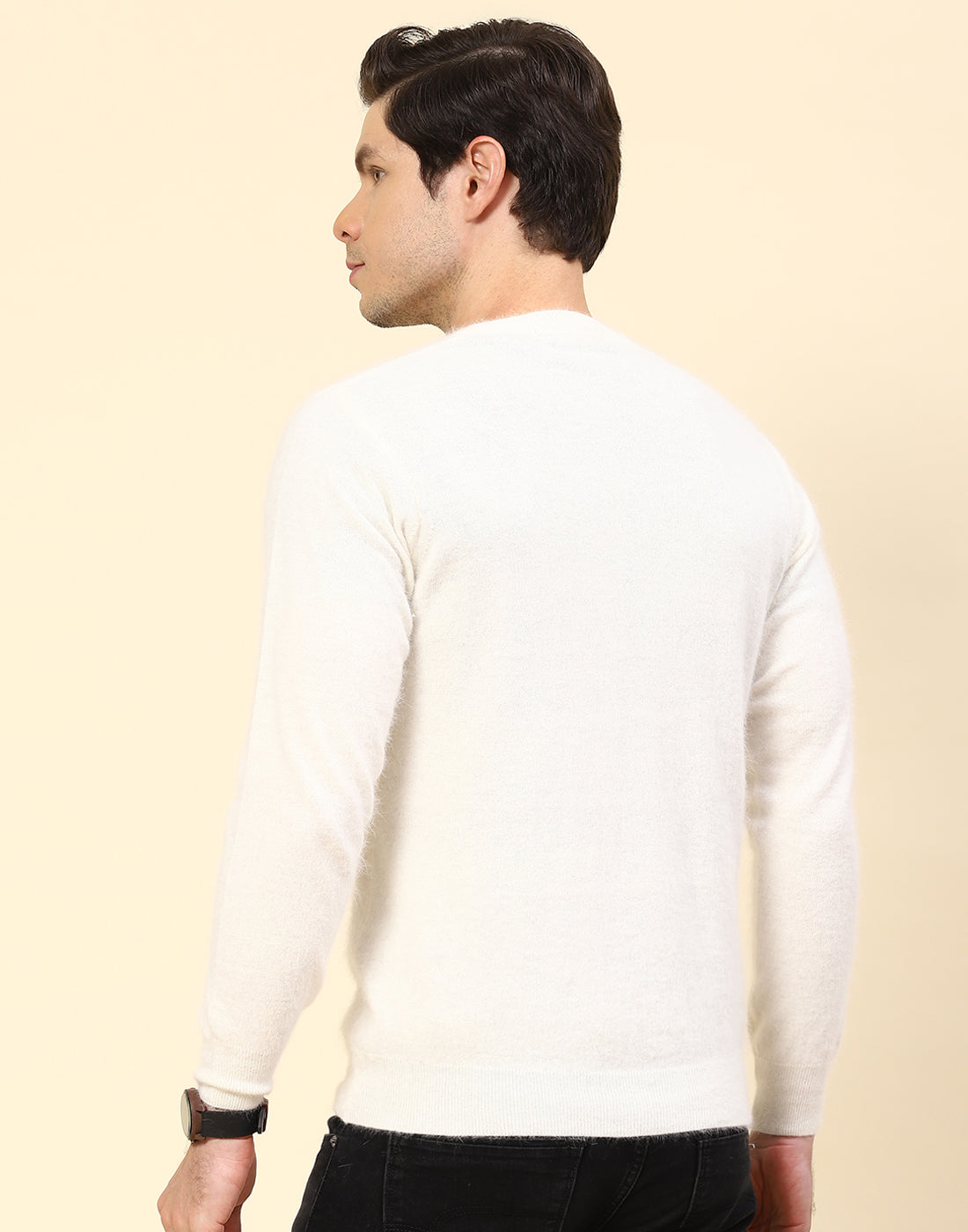 Men Off White Solid V Neck Full Sleeve Pullover