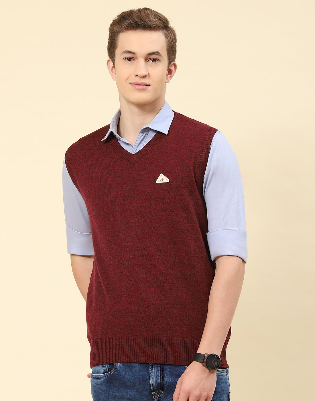 Men Maroon Solid V Neck Sleeveless Sweater