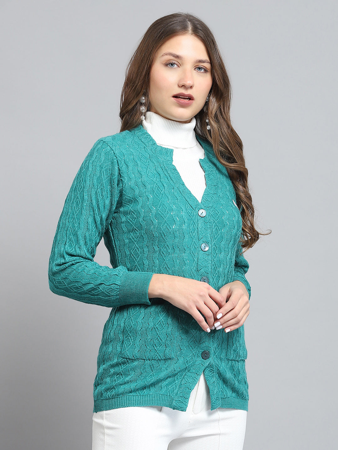 Women Green Self Design V Neck Full Sleeve Cardigan