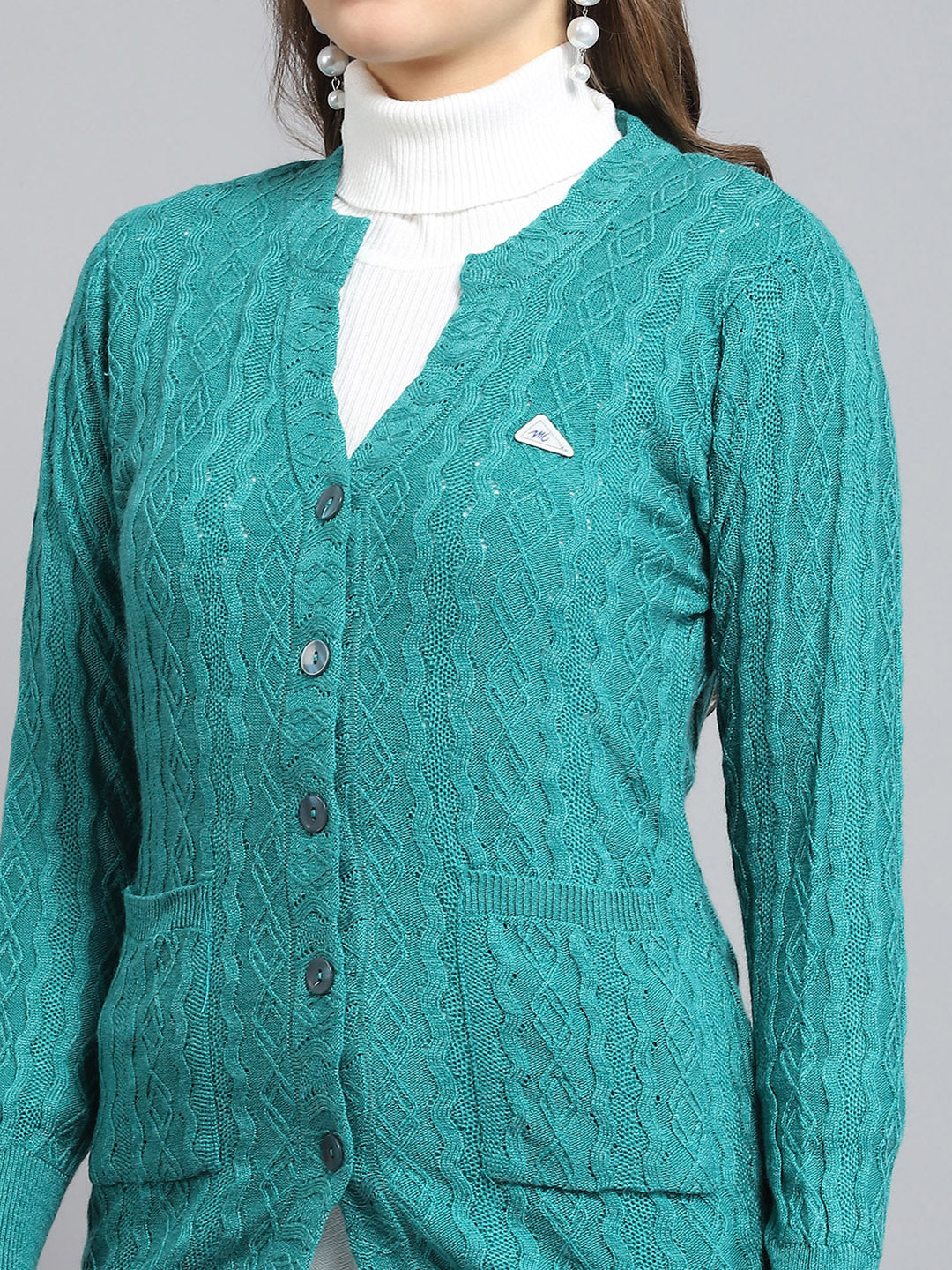 Women Green Self Design V Neck Full Sleeve Cardigan