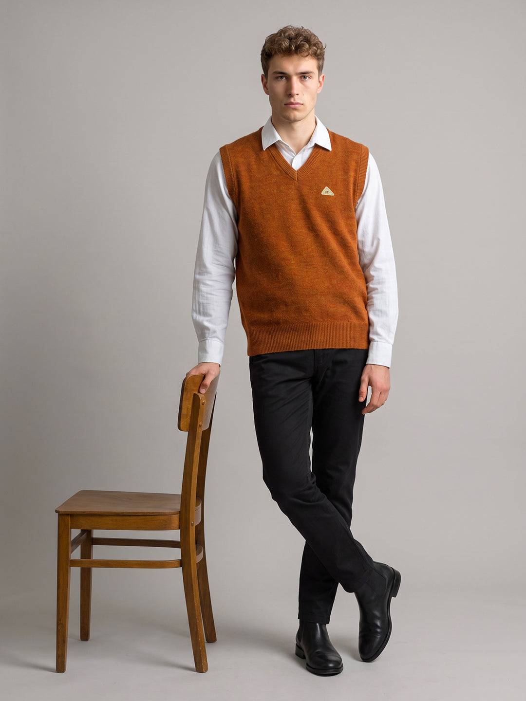 Men Rust Solid V Neck Sleeveless Sweater