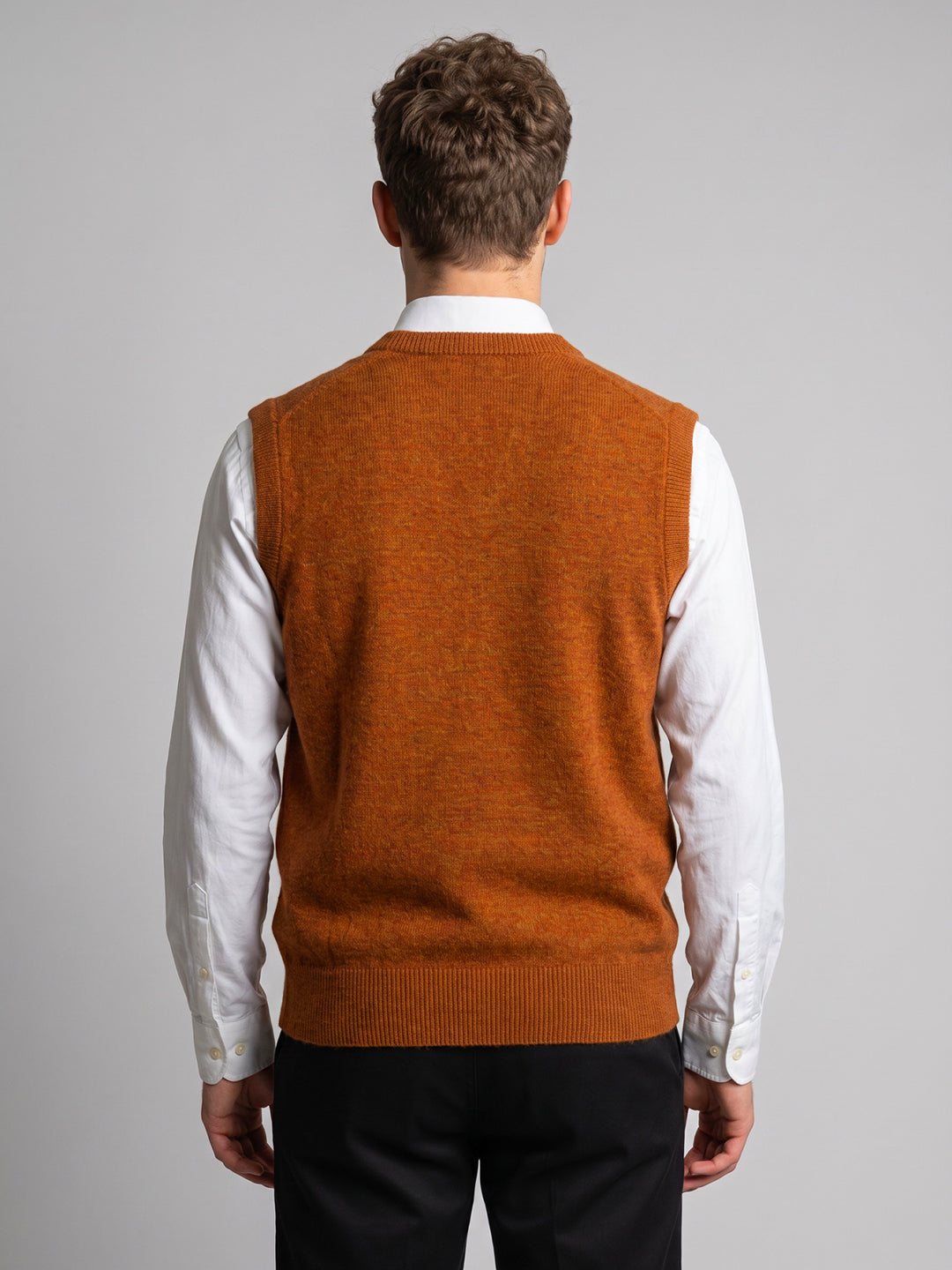 Men Rust Solid V Neck Sleeveless Sweater