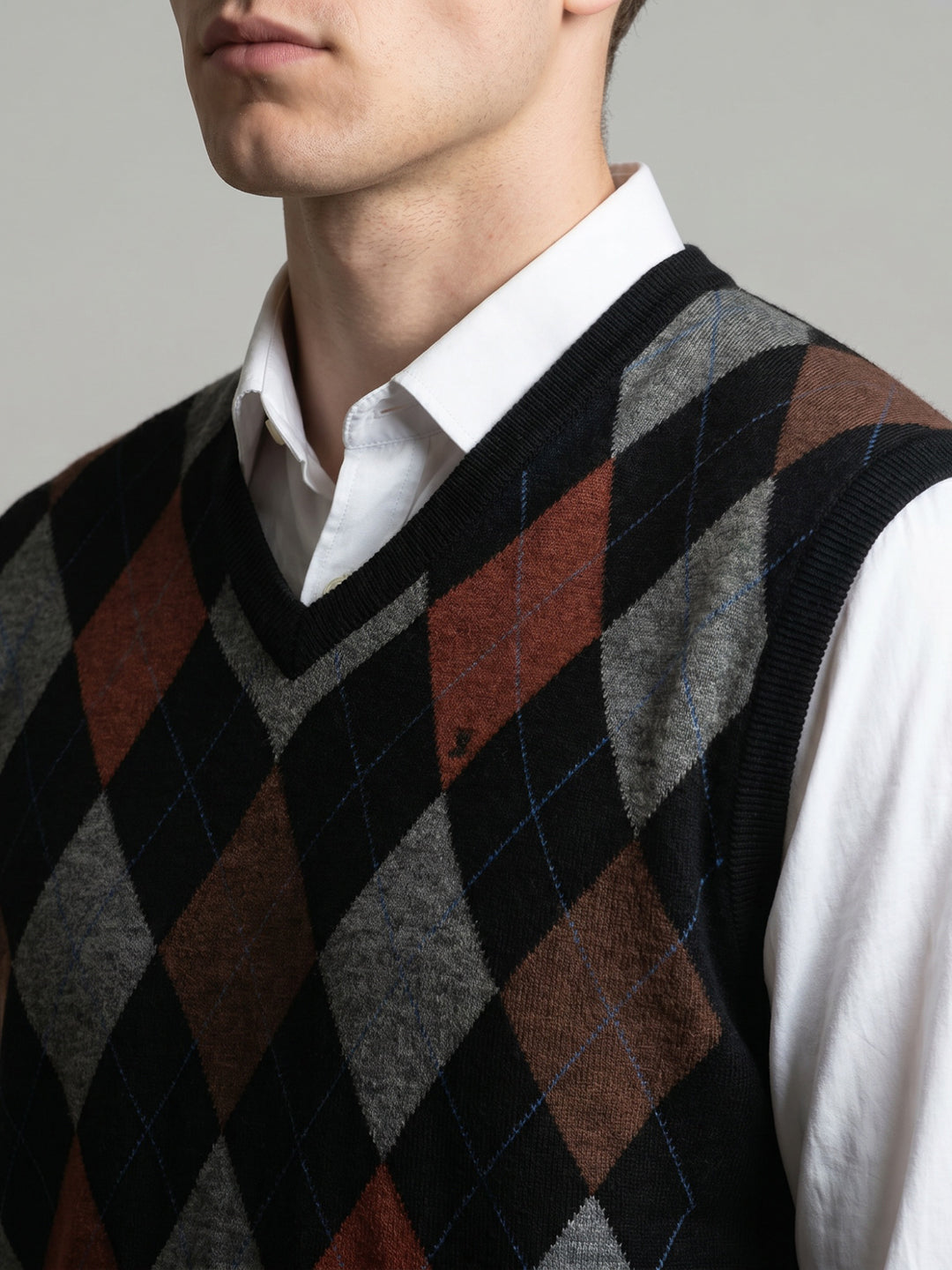 Luxuria Men Black Argyle Pattern V Neck Sleeveless Sweater