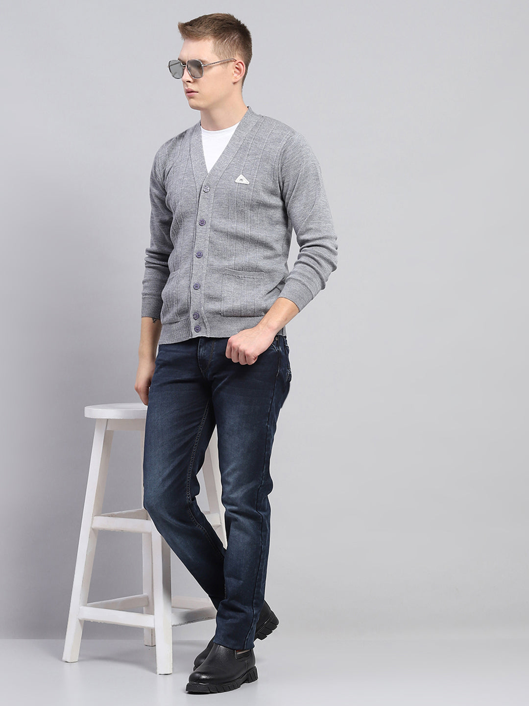 Men Grey Solid V Neck Full Sleeve Cardigan