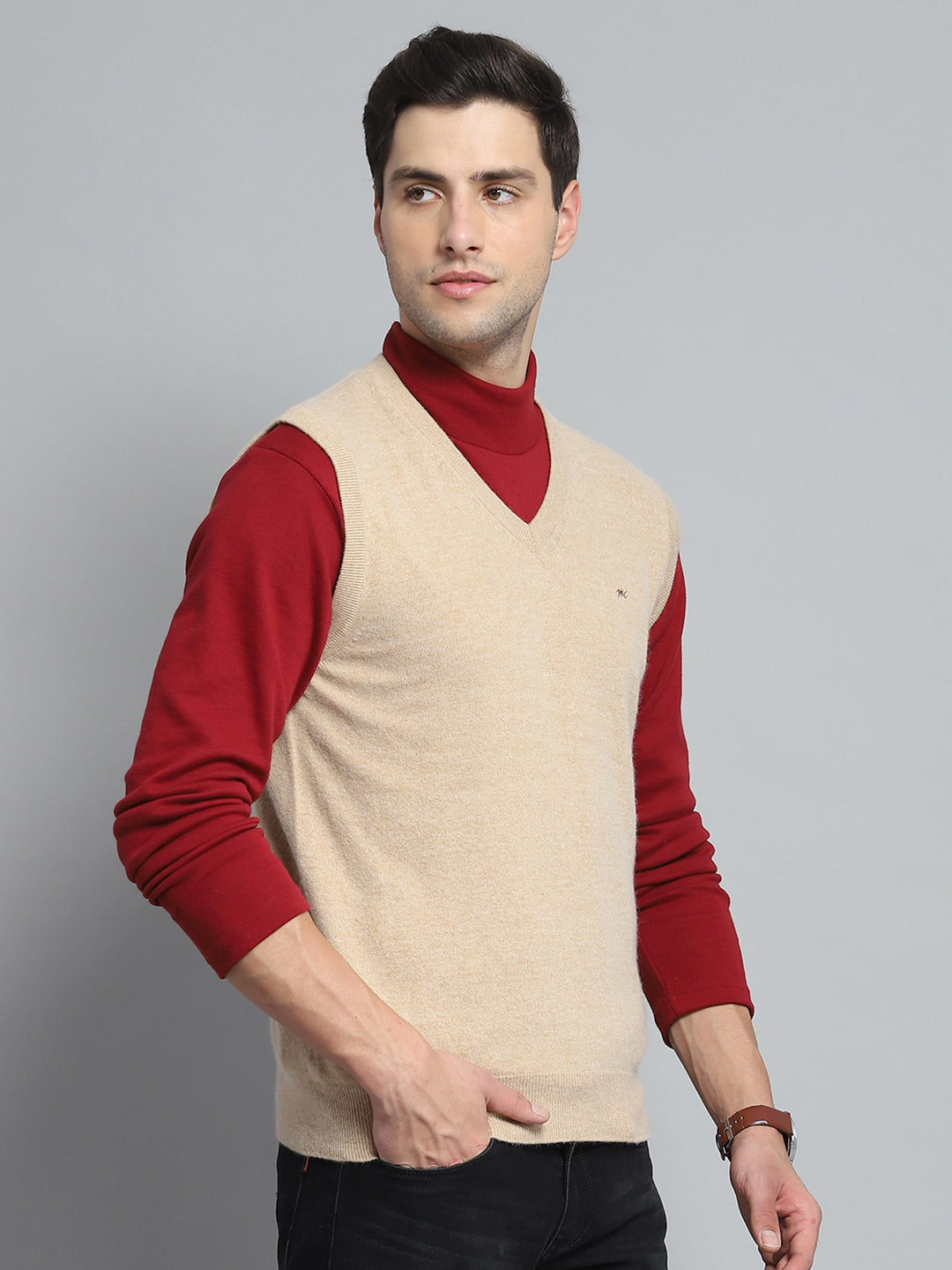 Men Camel Brown Solid V Neck Sleeveless Sweater