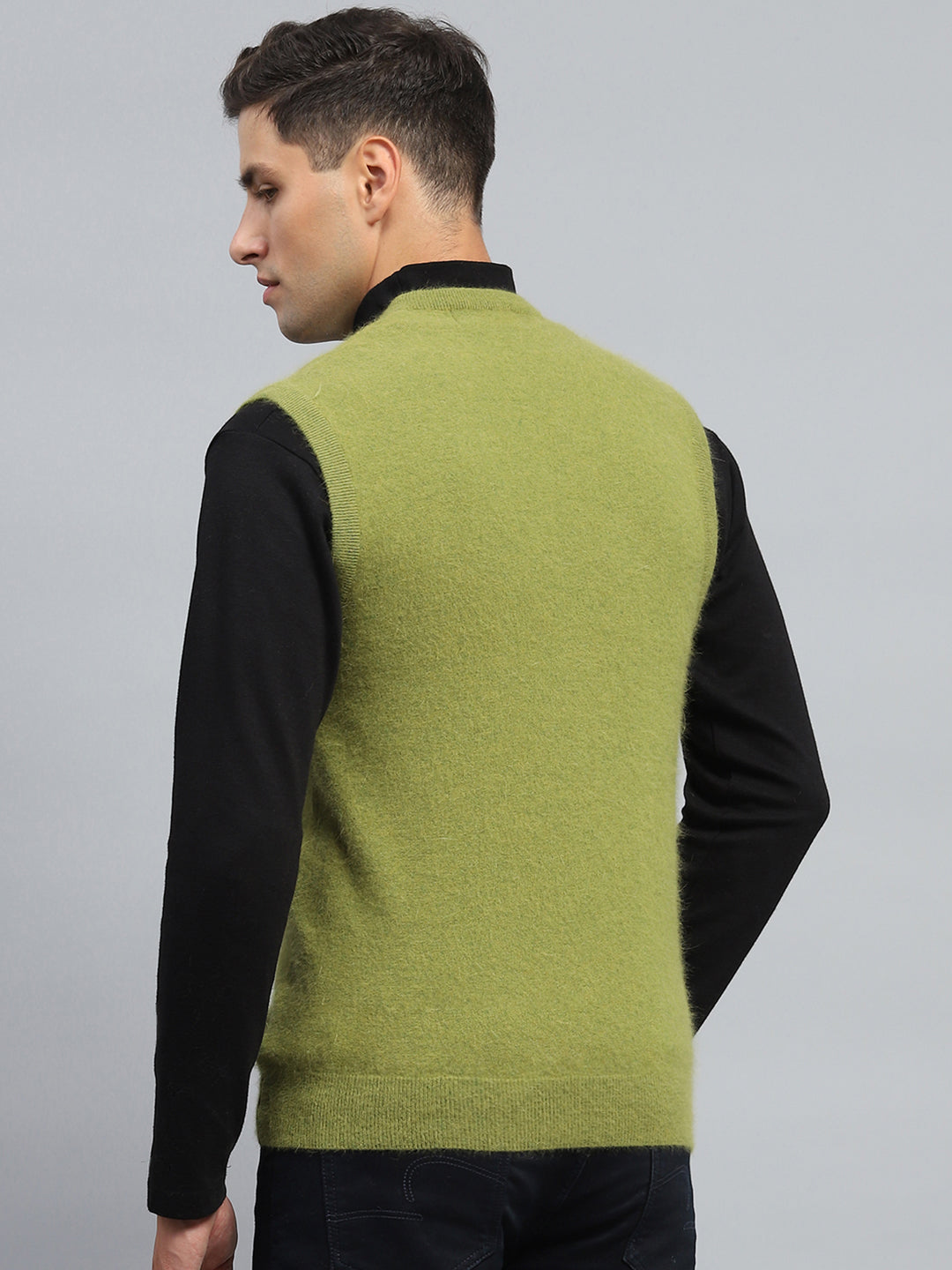 Men Green Solid V Neck Sleeveless Sweater