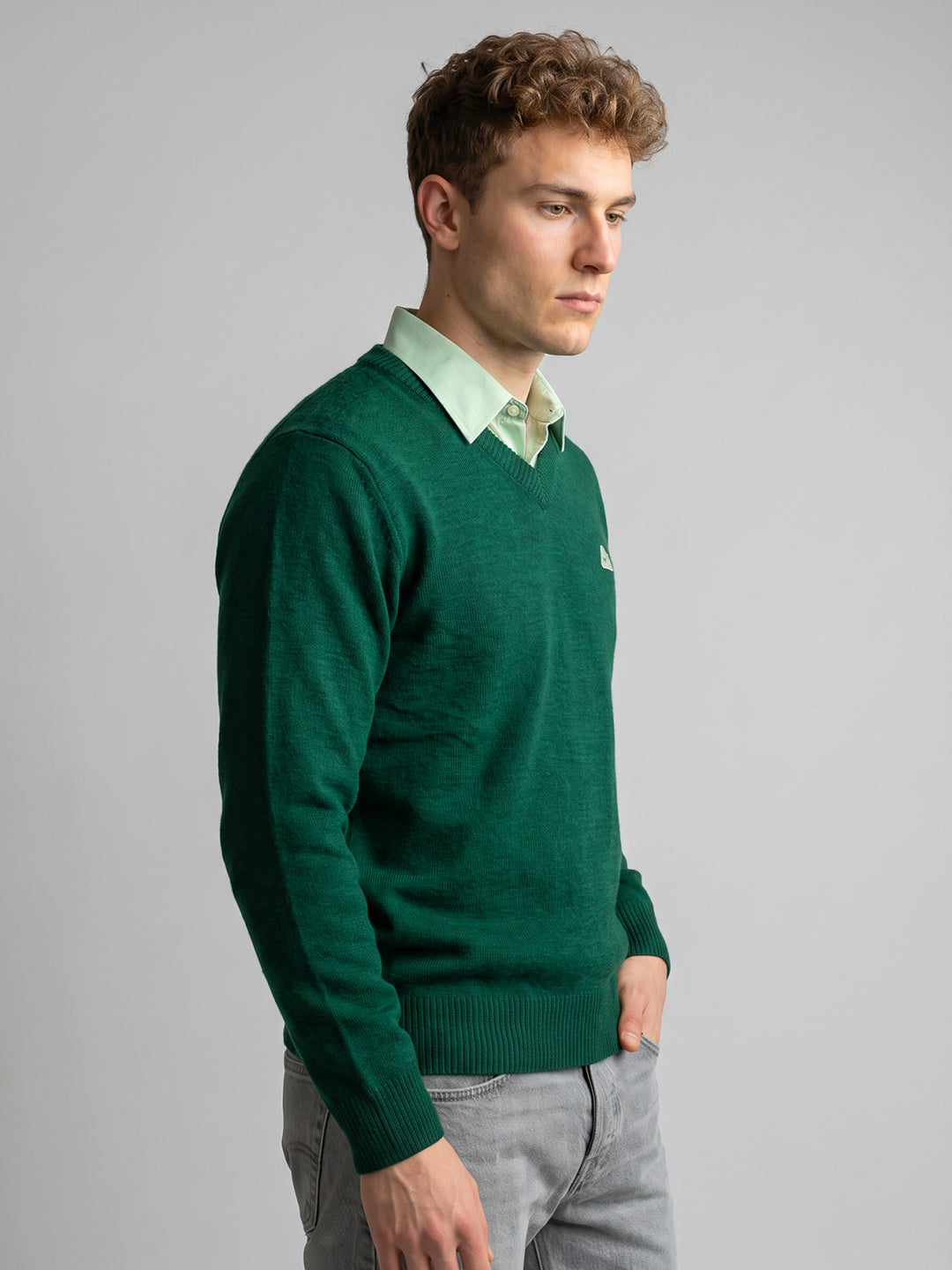 Men Green Solid V Neck Full Sleeve Pullover