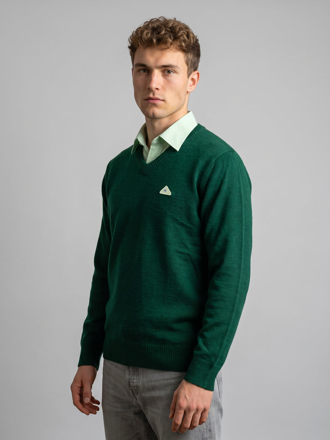 Men Green Solid V Neck Full Sleeve Pullover